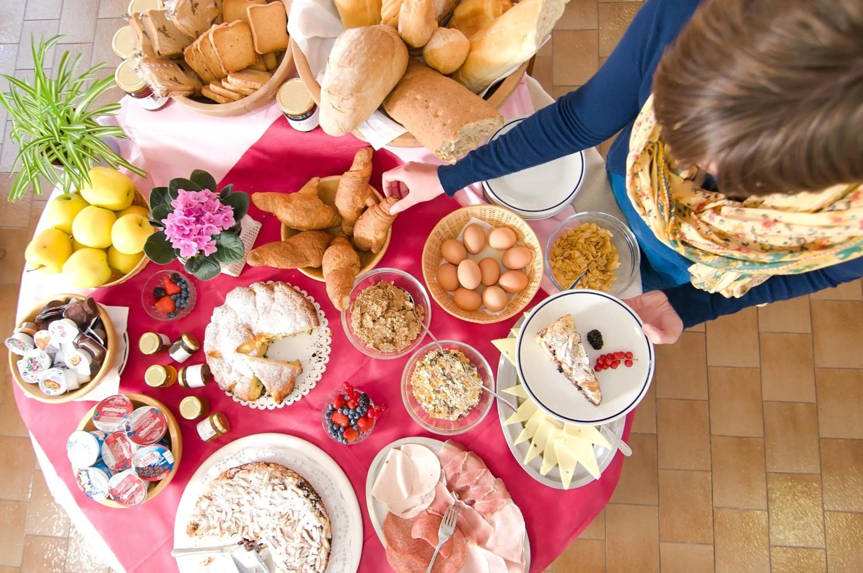 Food in Energy Hotel