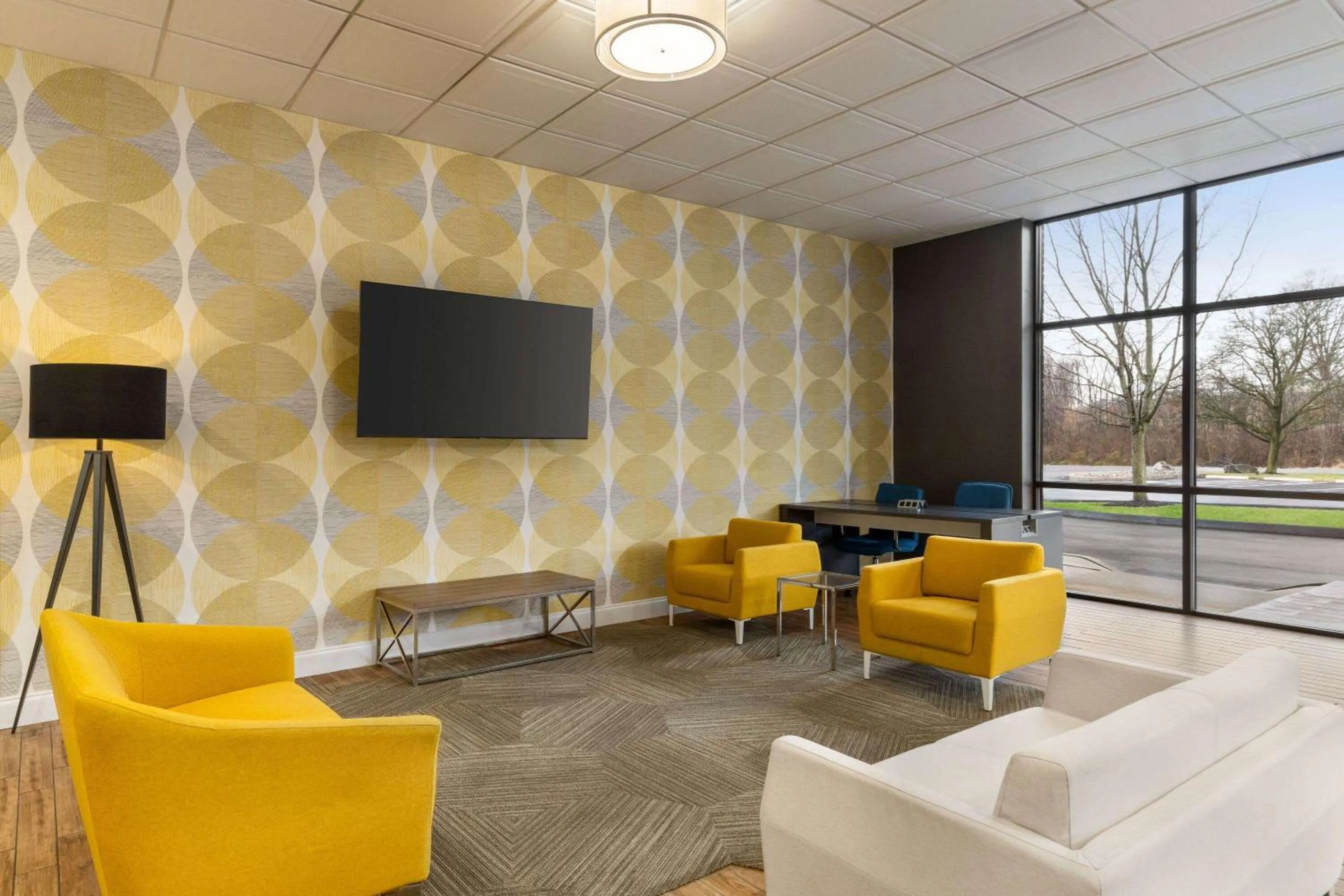 Lobby or reception in Days Inn & Suites by Wyndham Lancaster Amish Country