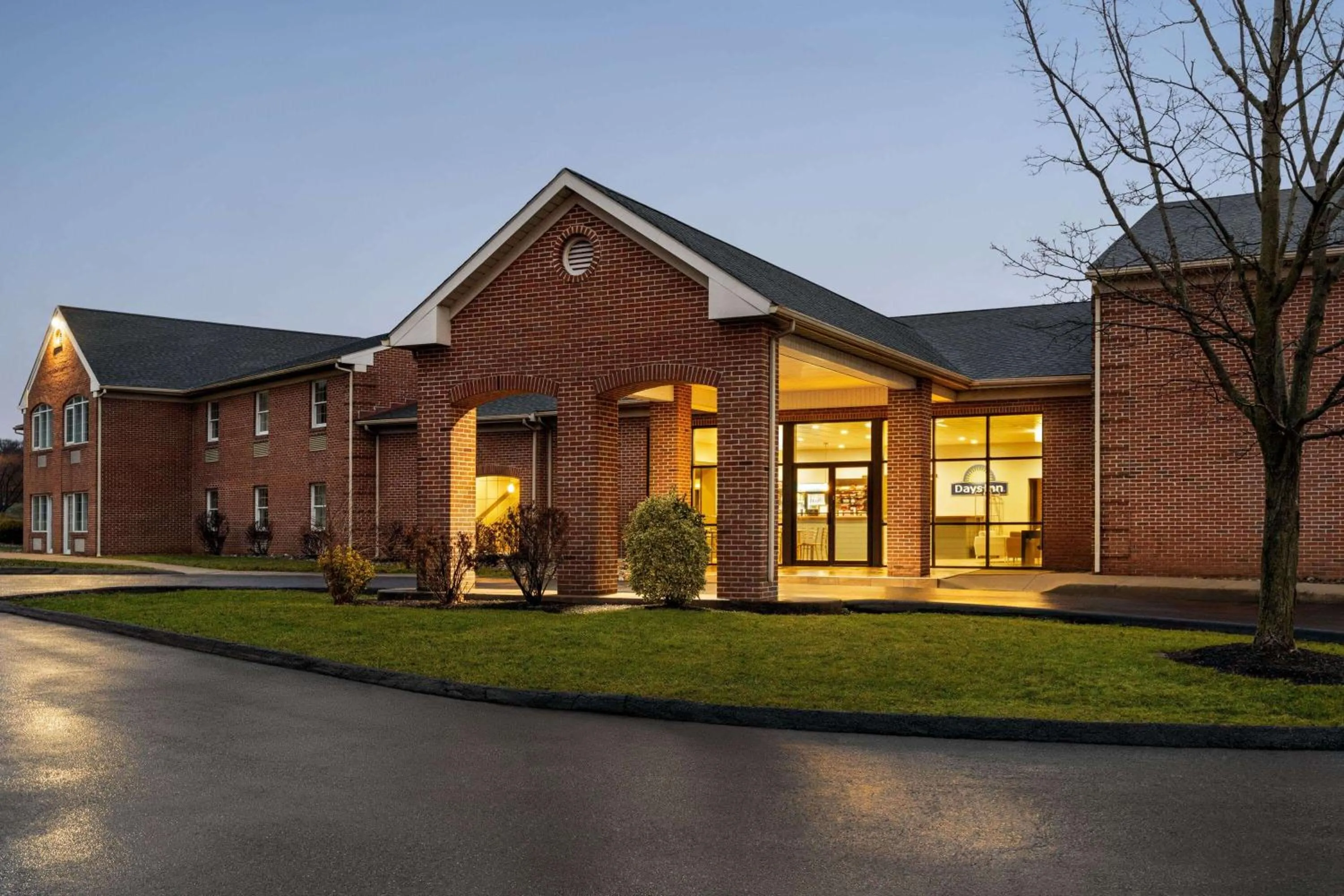 Property building in Days Inn & Suites by Wyndham Lancaster Amish Country