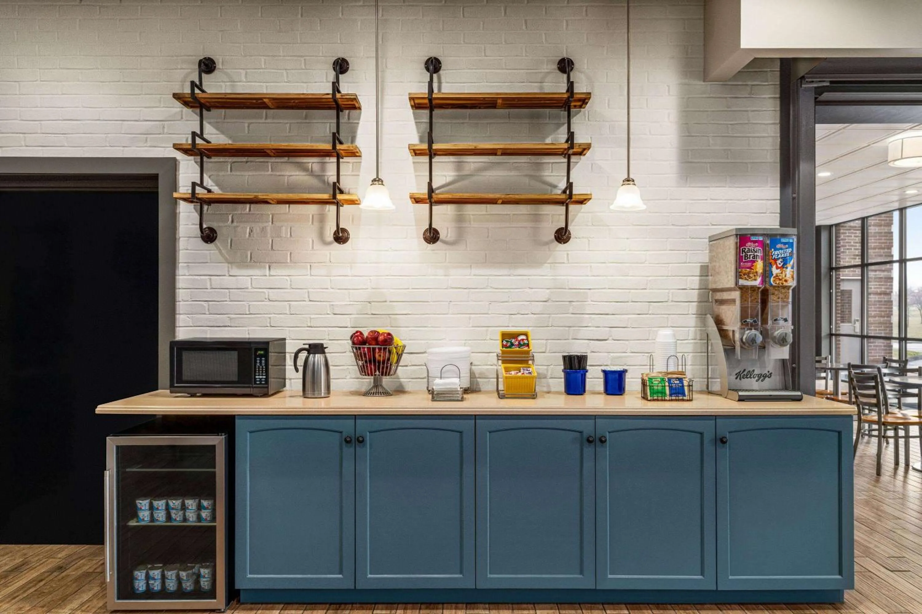 Breakfast in Days Inn & Suites by Wyndham Lancaster Amish Country