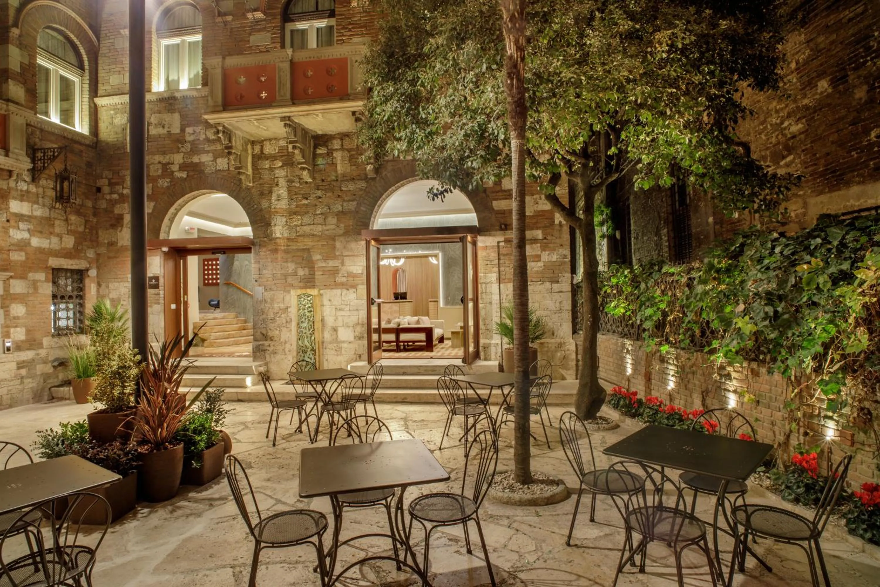 Rosetta Hotel Perugia Tapestry Collection By Hilton