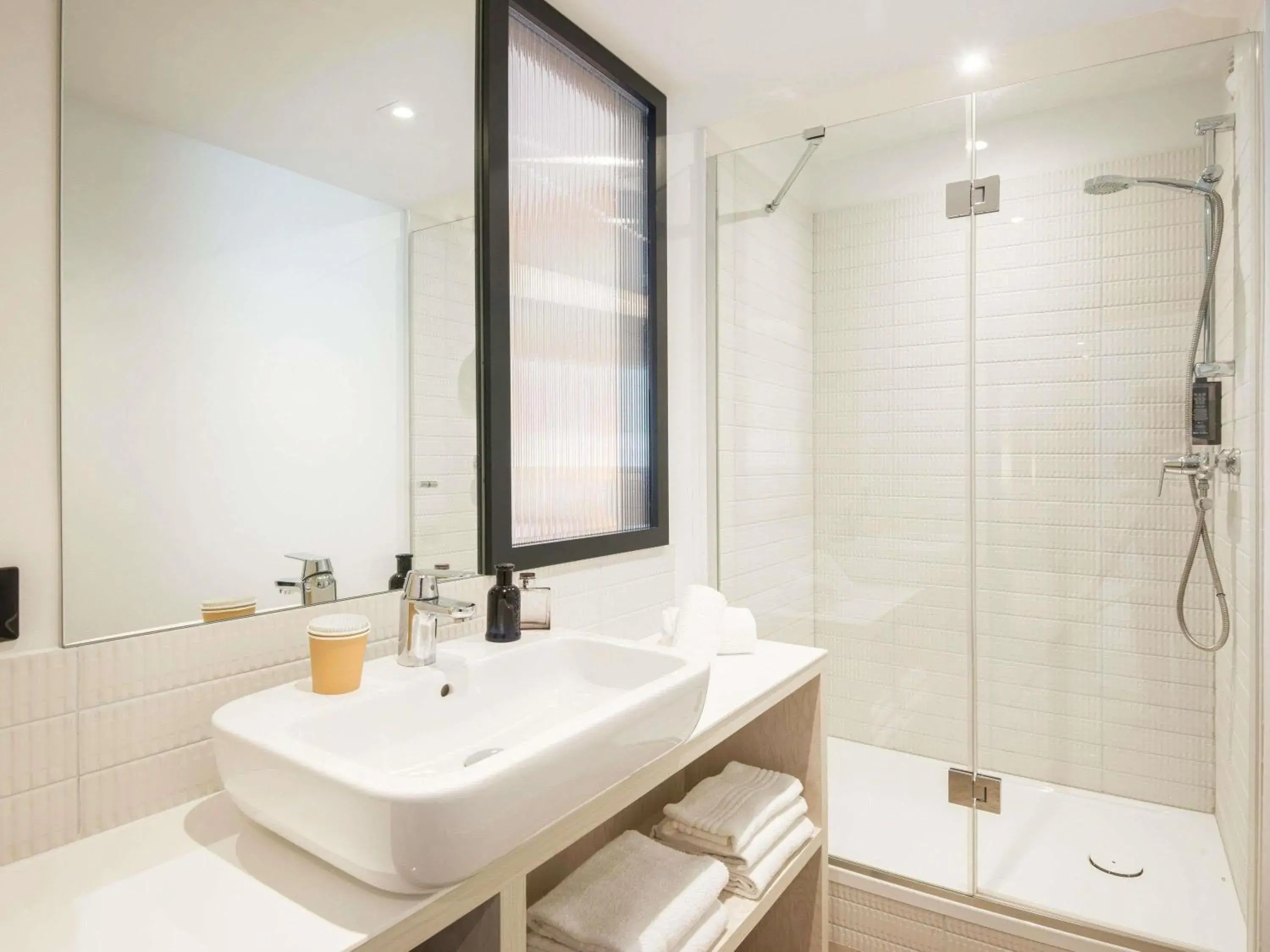 Bedroom in ibis Styles Pertuis Portes du Luberon Bedroom in ibis Styles Pertuis Portes du Luberon