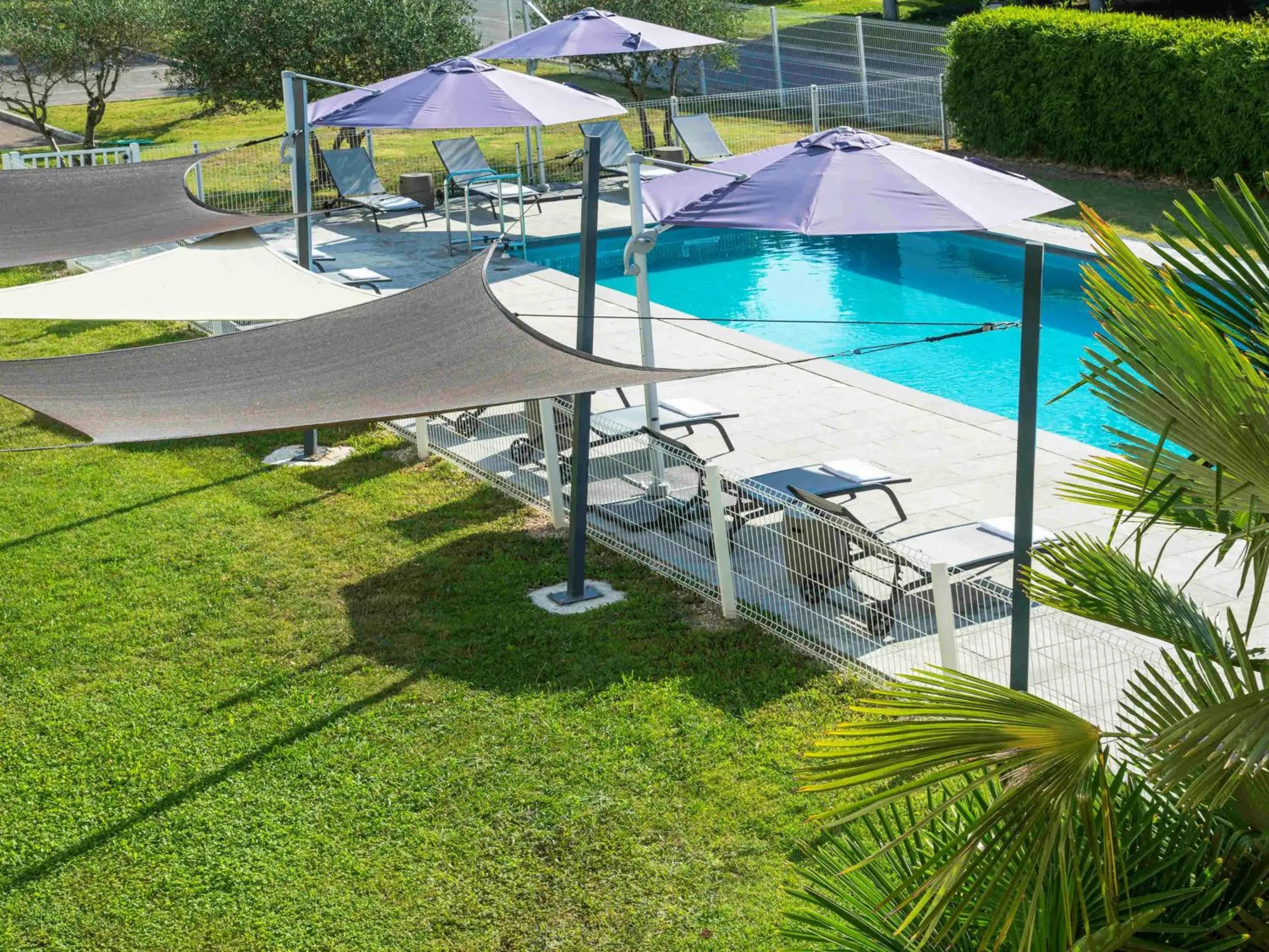 Pool view in ibis Styles Pertuis Portes du Luberon Pool view in ibis Styles Pertuis Portes du Luberon