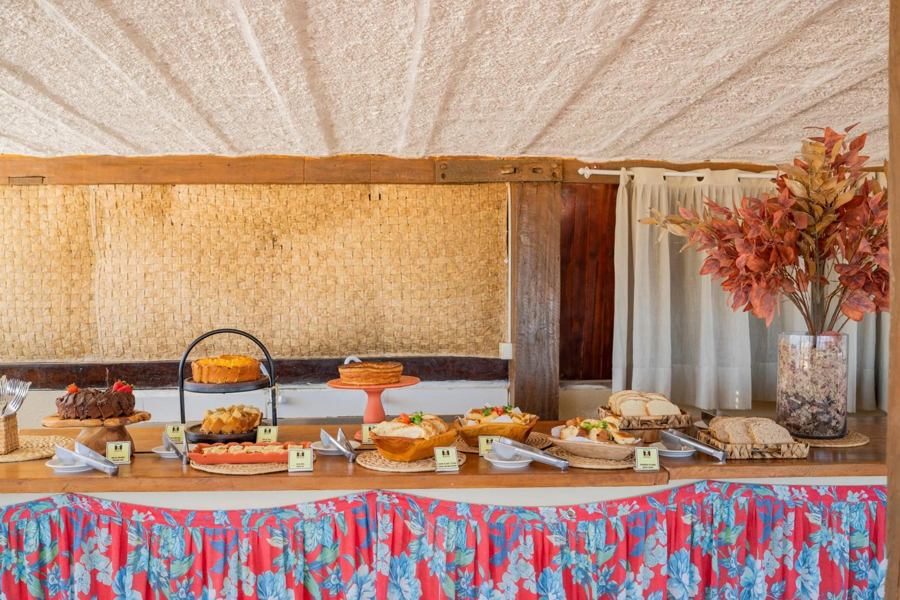 Buffet breakfast in Pousada Matusa