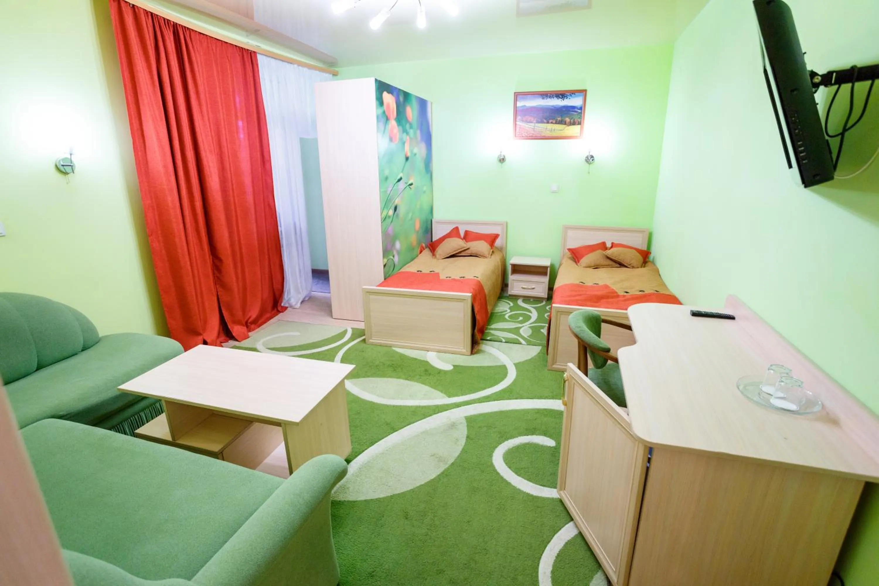 Twin Room in Discovery Hotel