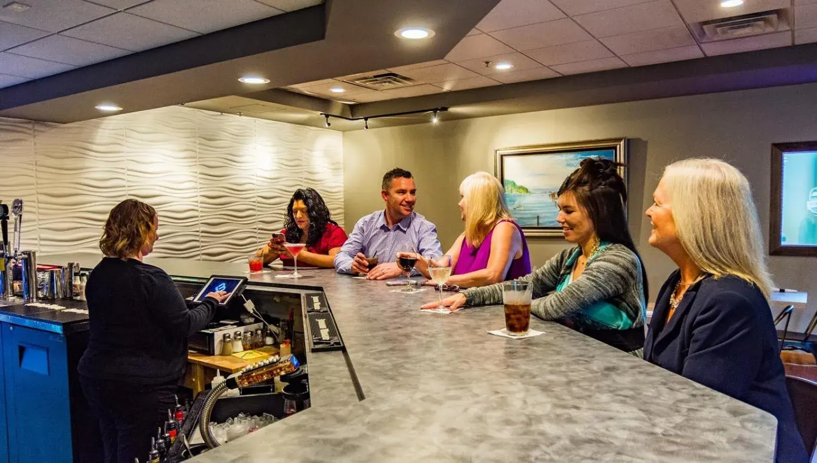 Restaurant/places to eat in Dimond Center Hotel Restaurant/places to eat in Dimond Center Hotel