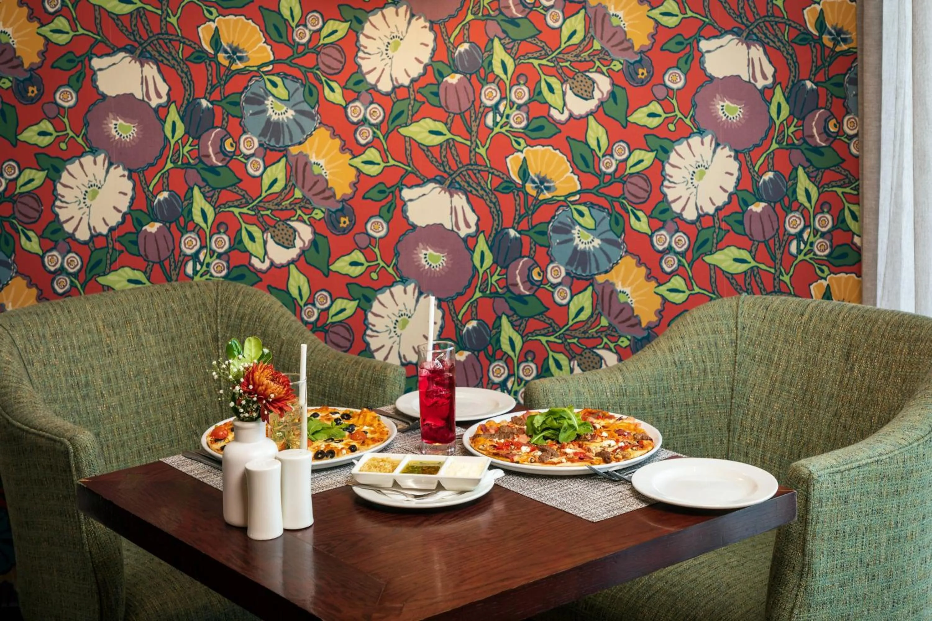 Lounge or bar in Protea Hotel by Marriott Cape Town Durbanville