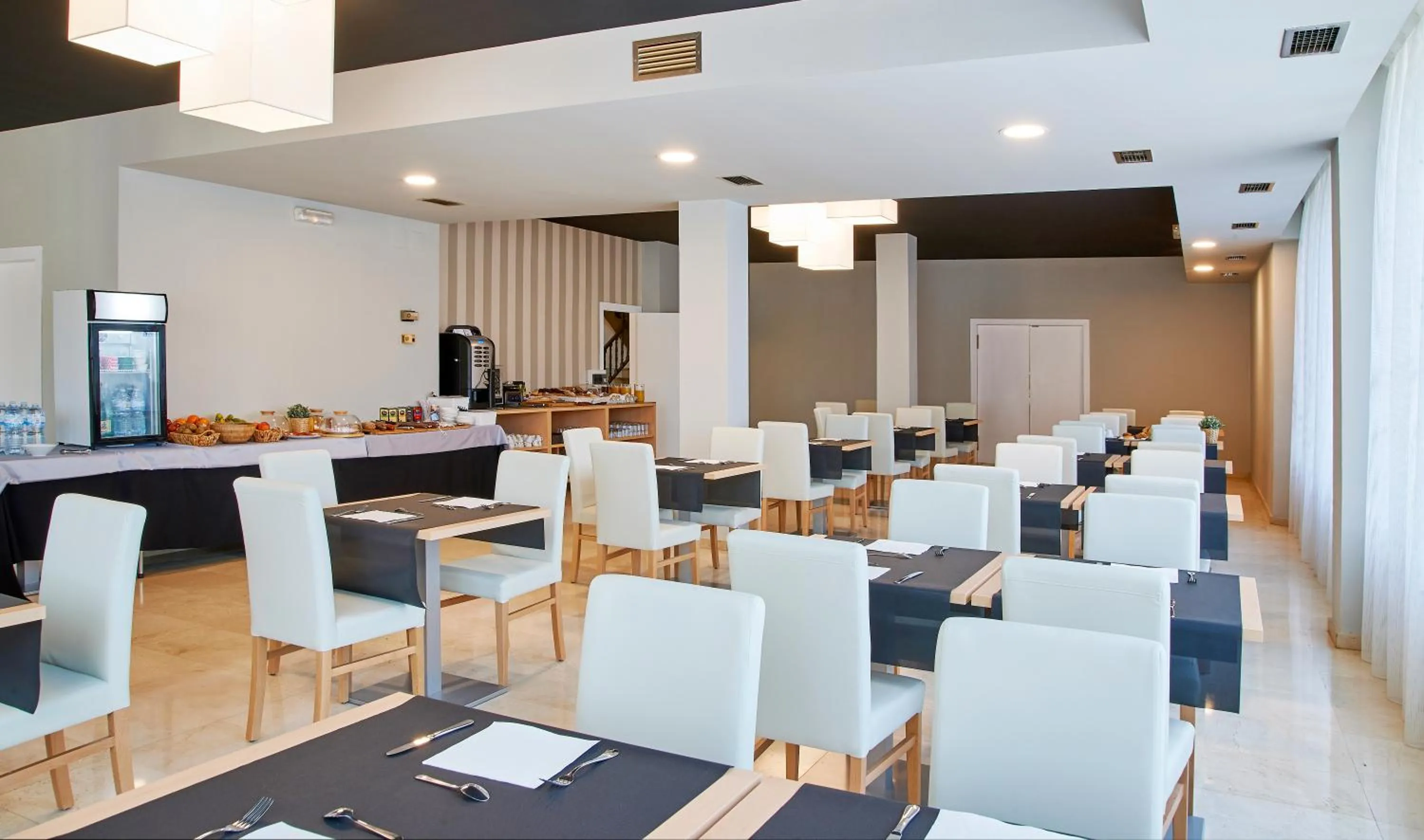 Restaurant/places to eat in Hotel Can Pamplona