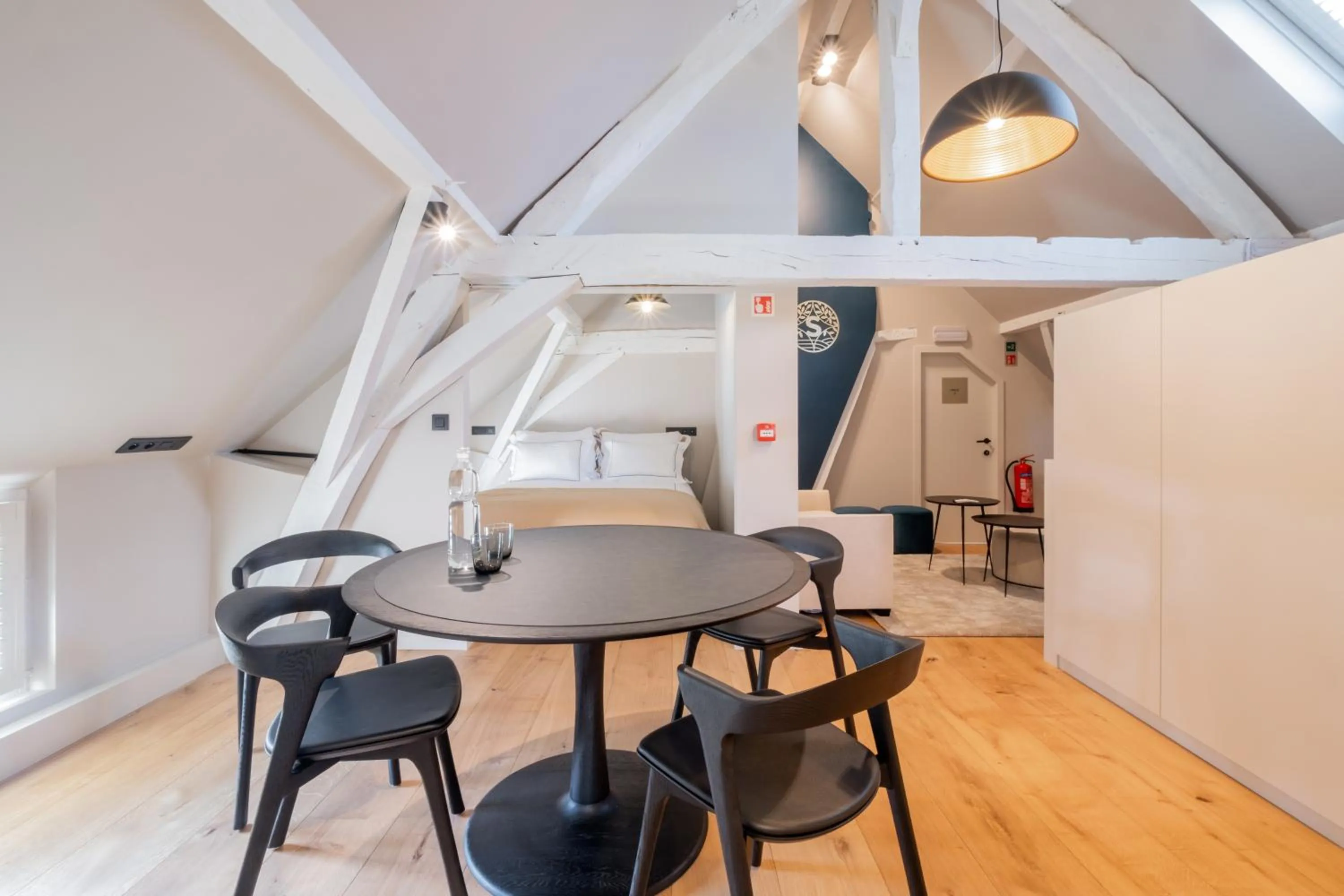 Seating area, Bed in B&B Sterckxhof