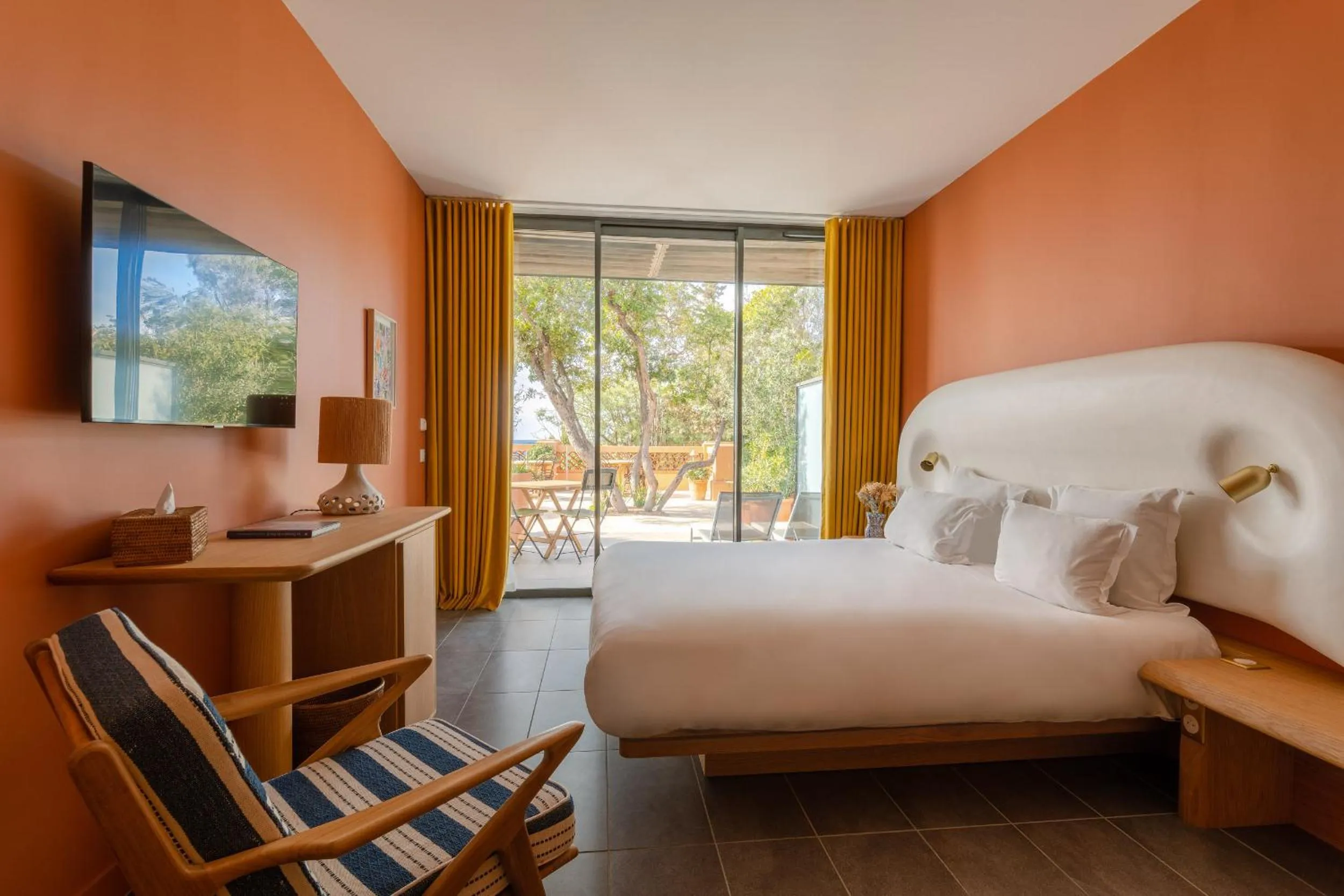 Patio, Bed in Les Terrasses du Bailli