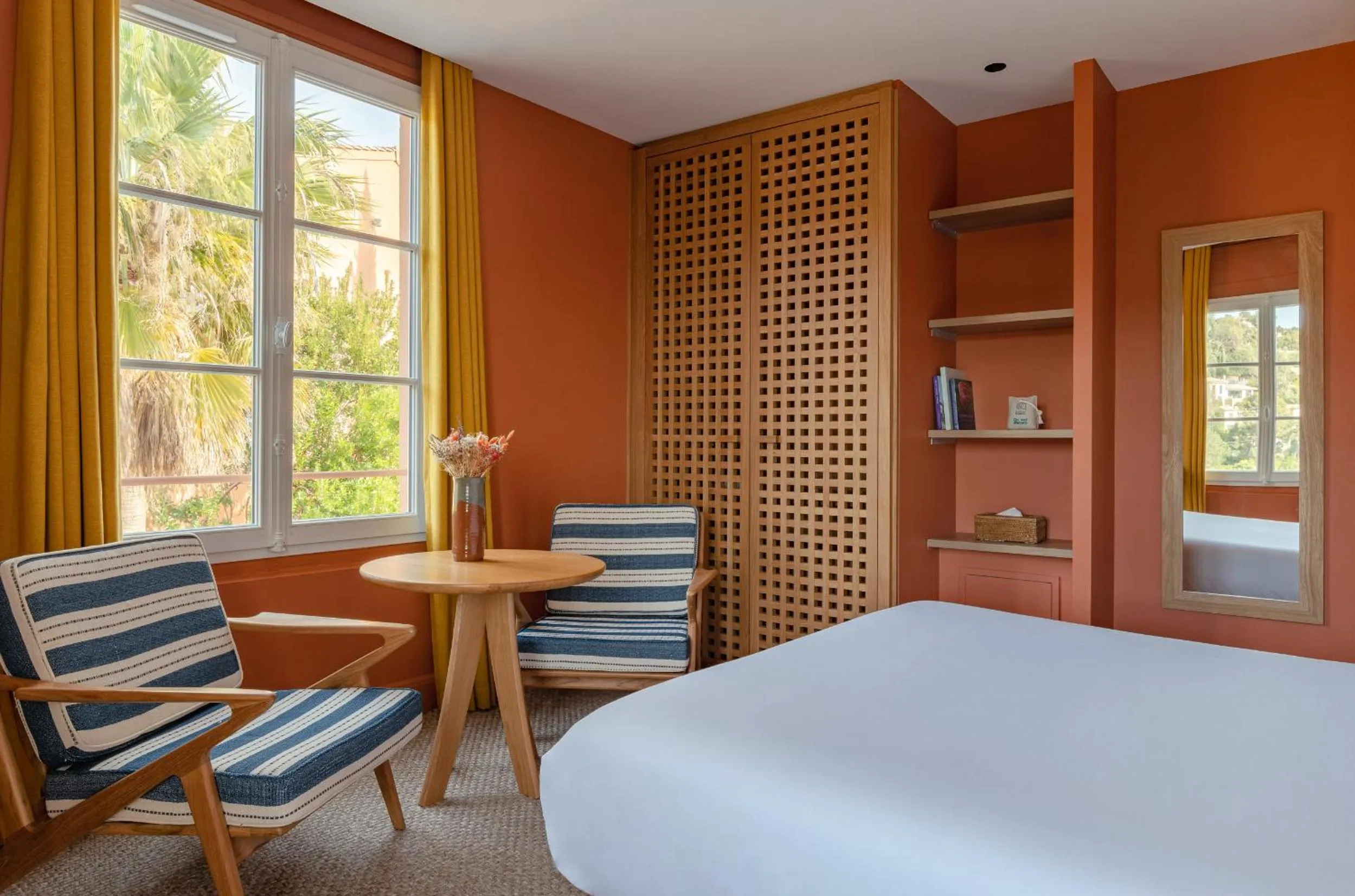 Pool view, Bed in Les Terrasses du Bailli