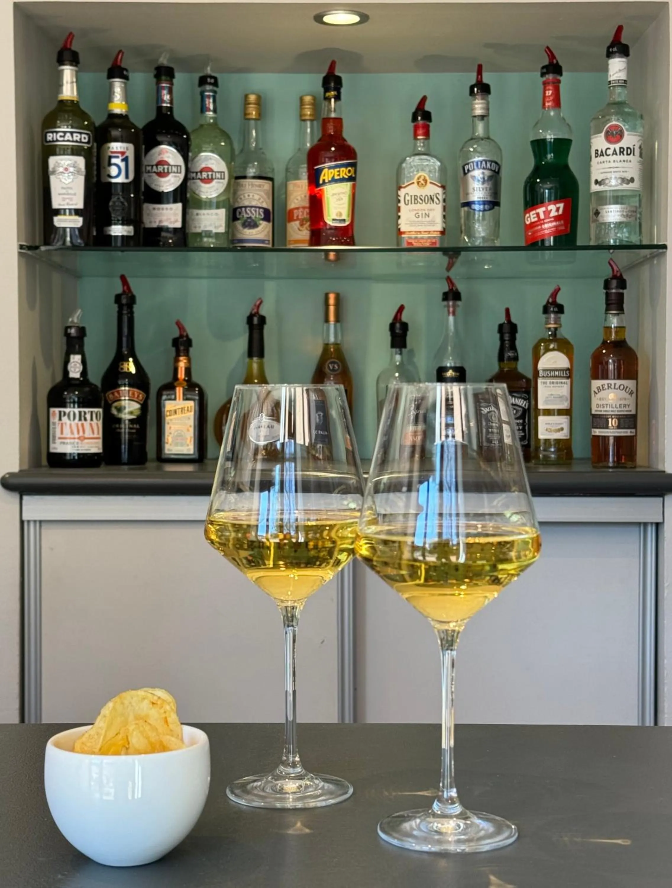 Lounge or bar in Les Jardins de Cassis - Parking Gratuit & Piscine Chauffée