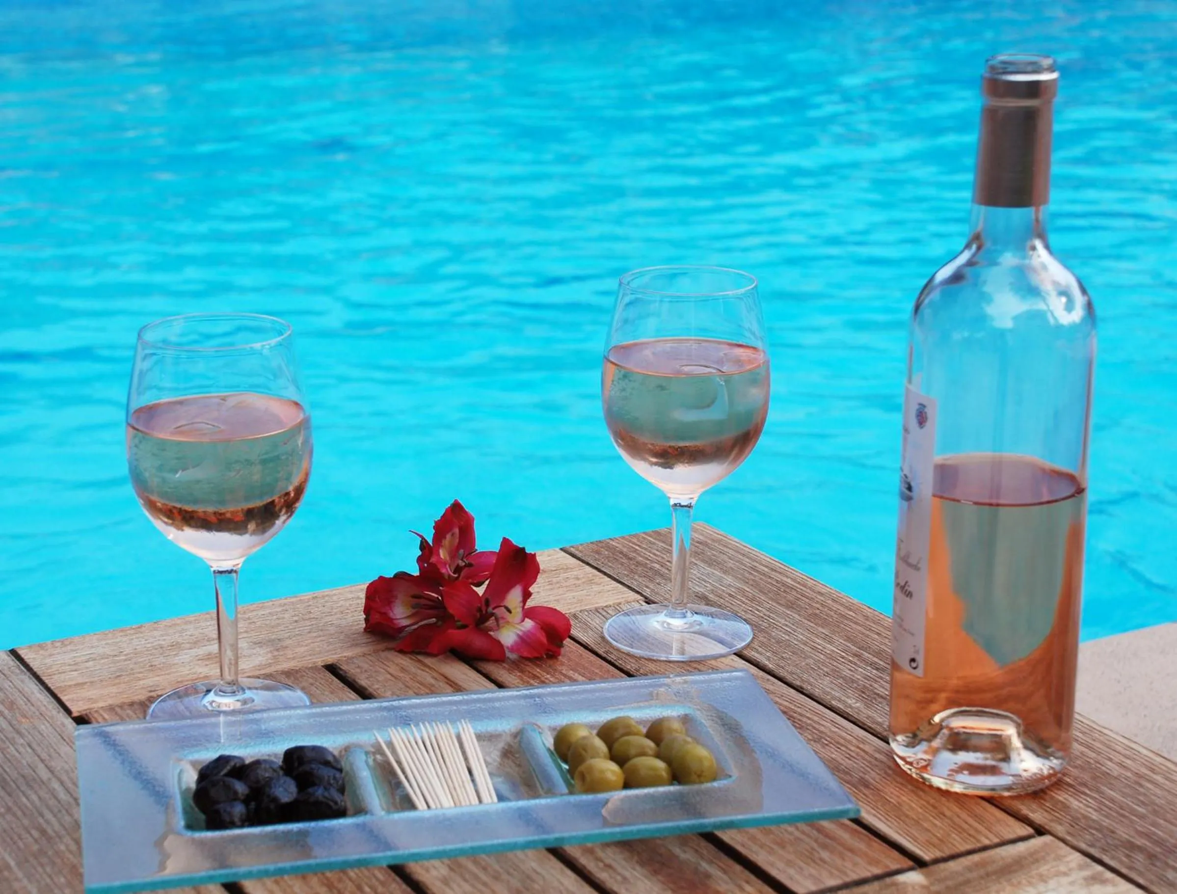 Lounge or bar in Les Jardins de Cassis - Parking Gratuit & Piscine Chauffée