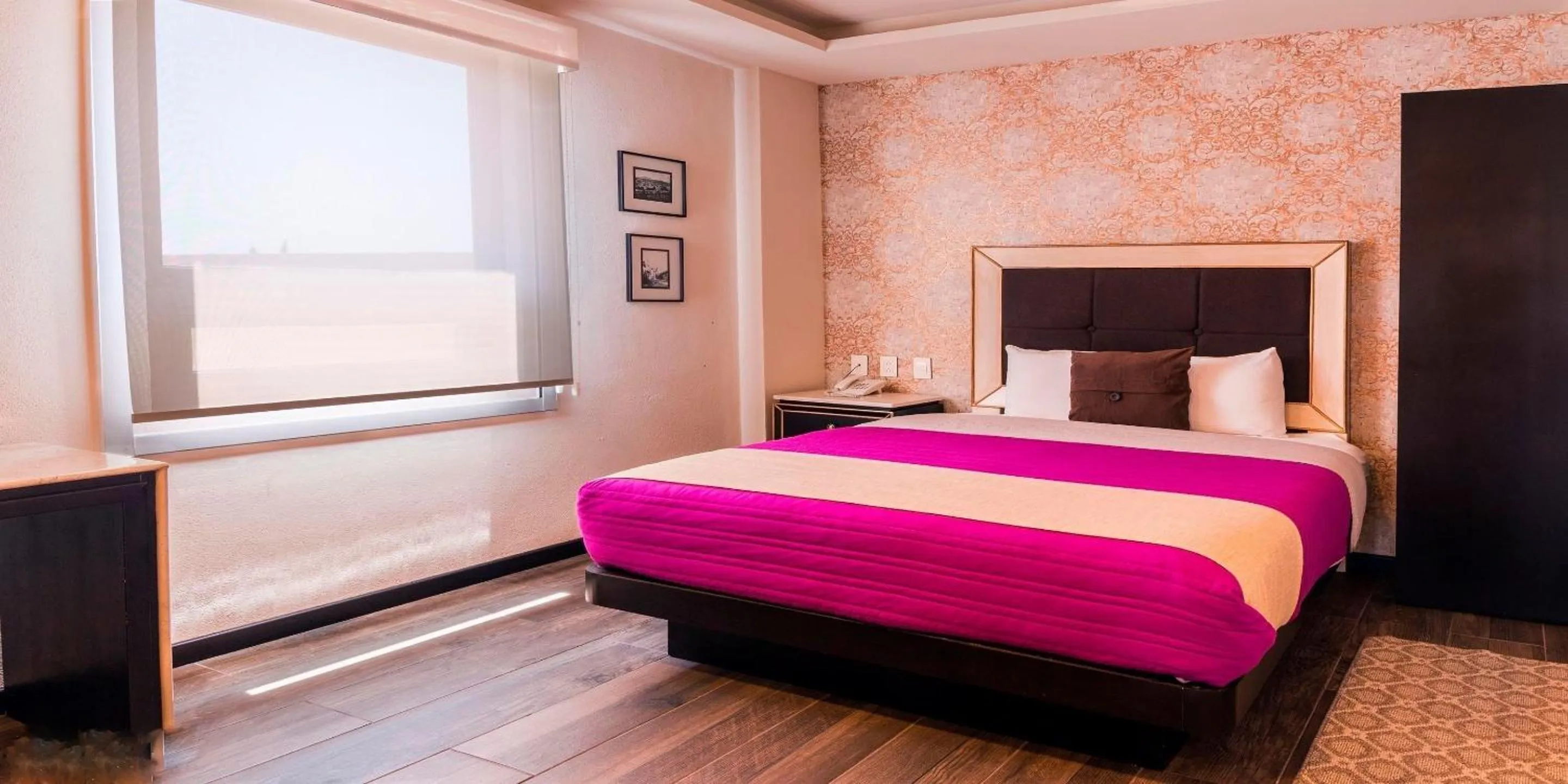 Photo of the whole room, Bed in Mansion Azul Cholula