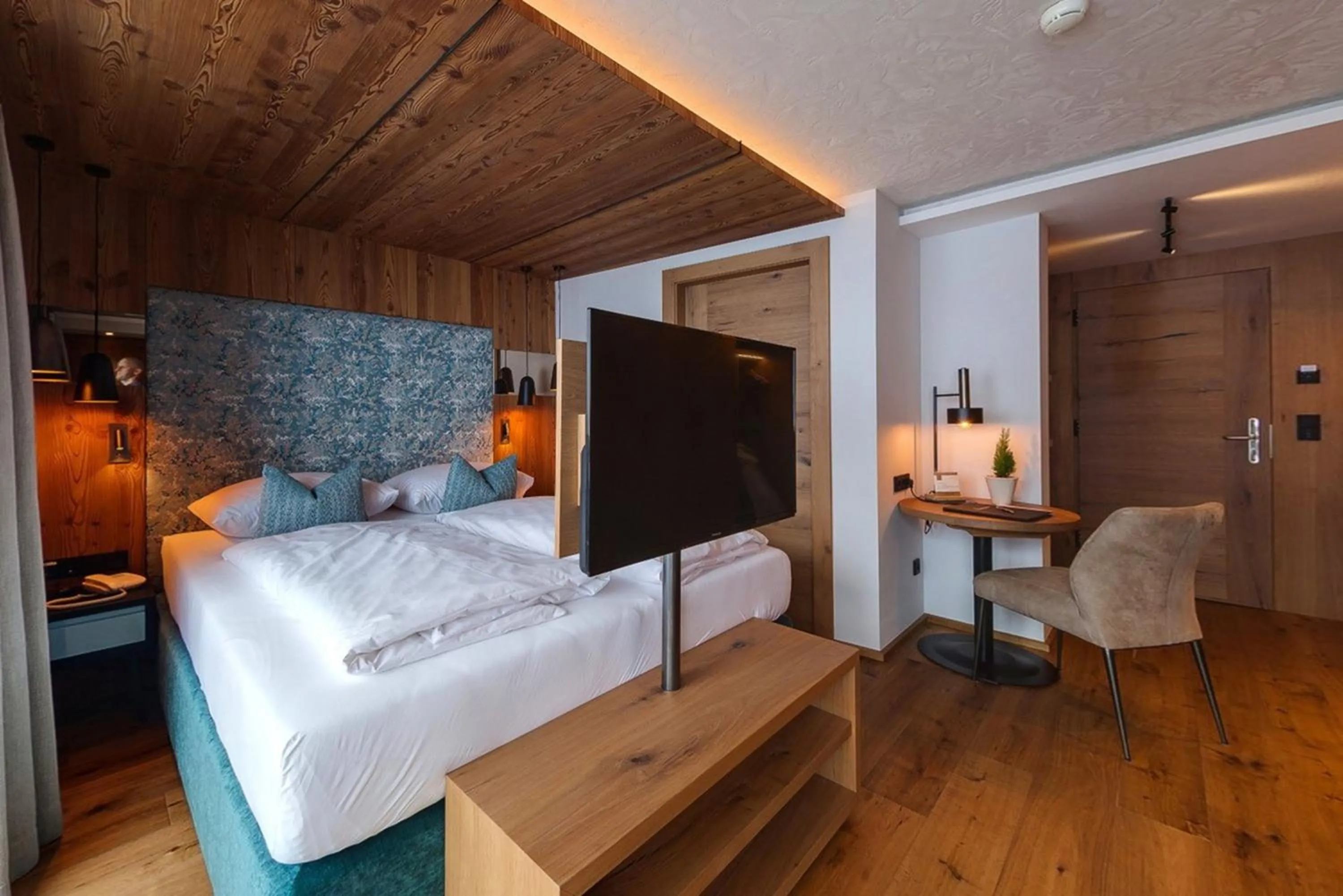 Photo of the whole room, Bed in Hotel Sonnenhof