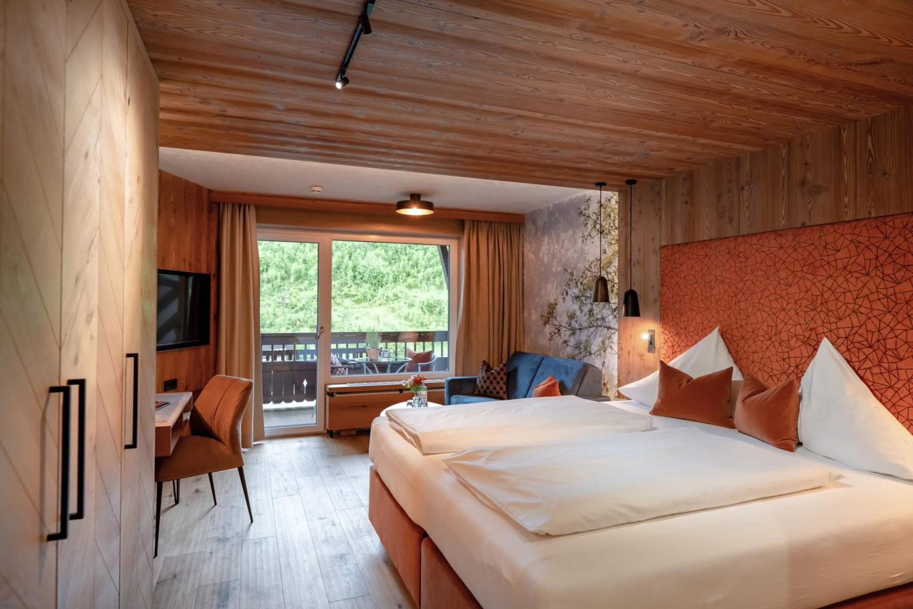 Photo of the whole room, Bed in Hotel Sonnenhof