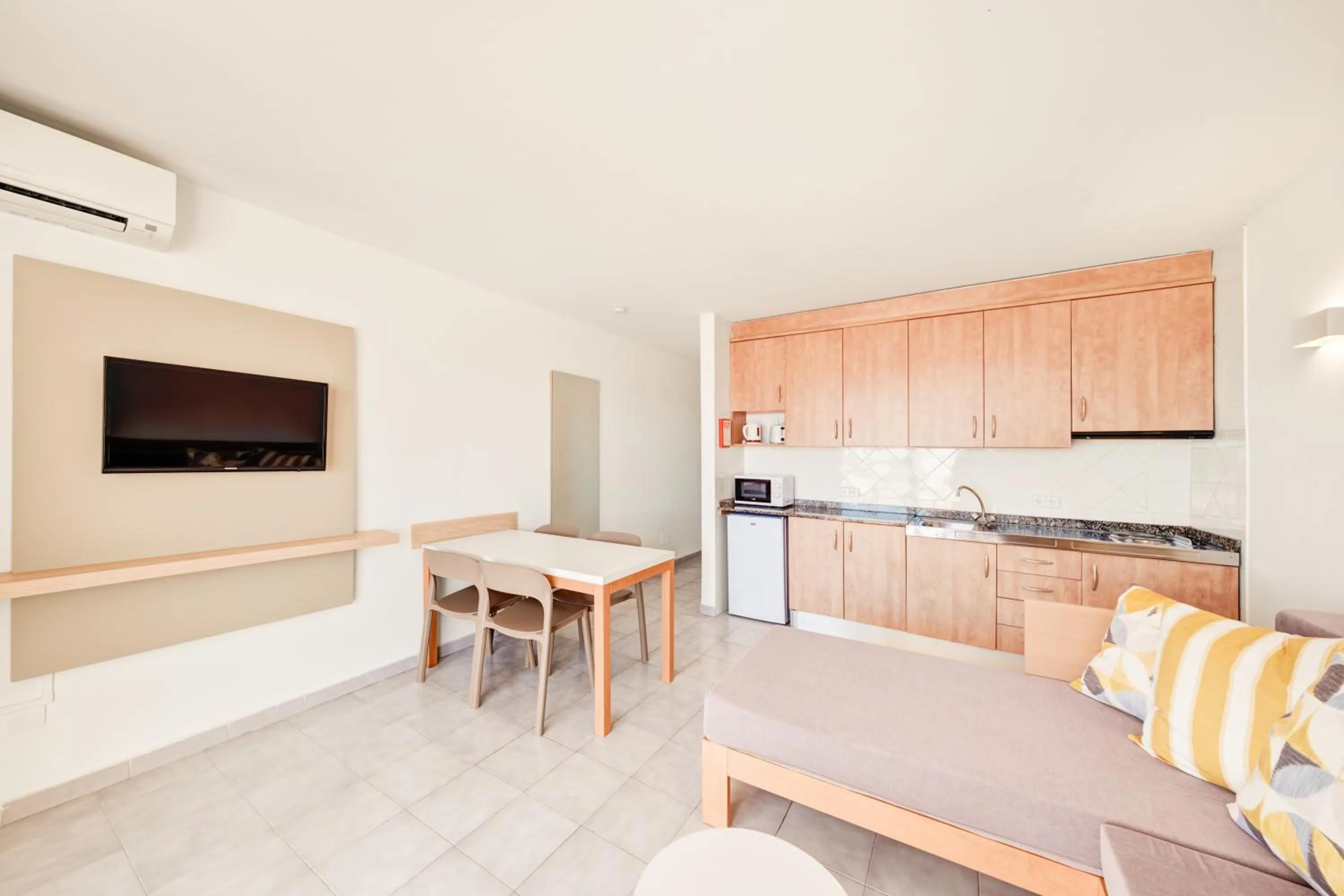 Kitchen or kitchenette in Apartamentos Vista Club