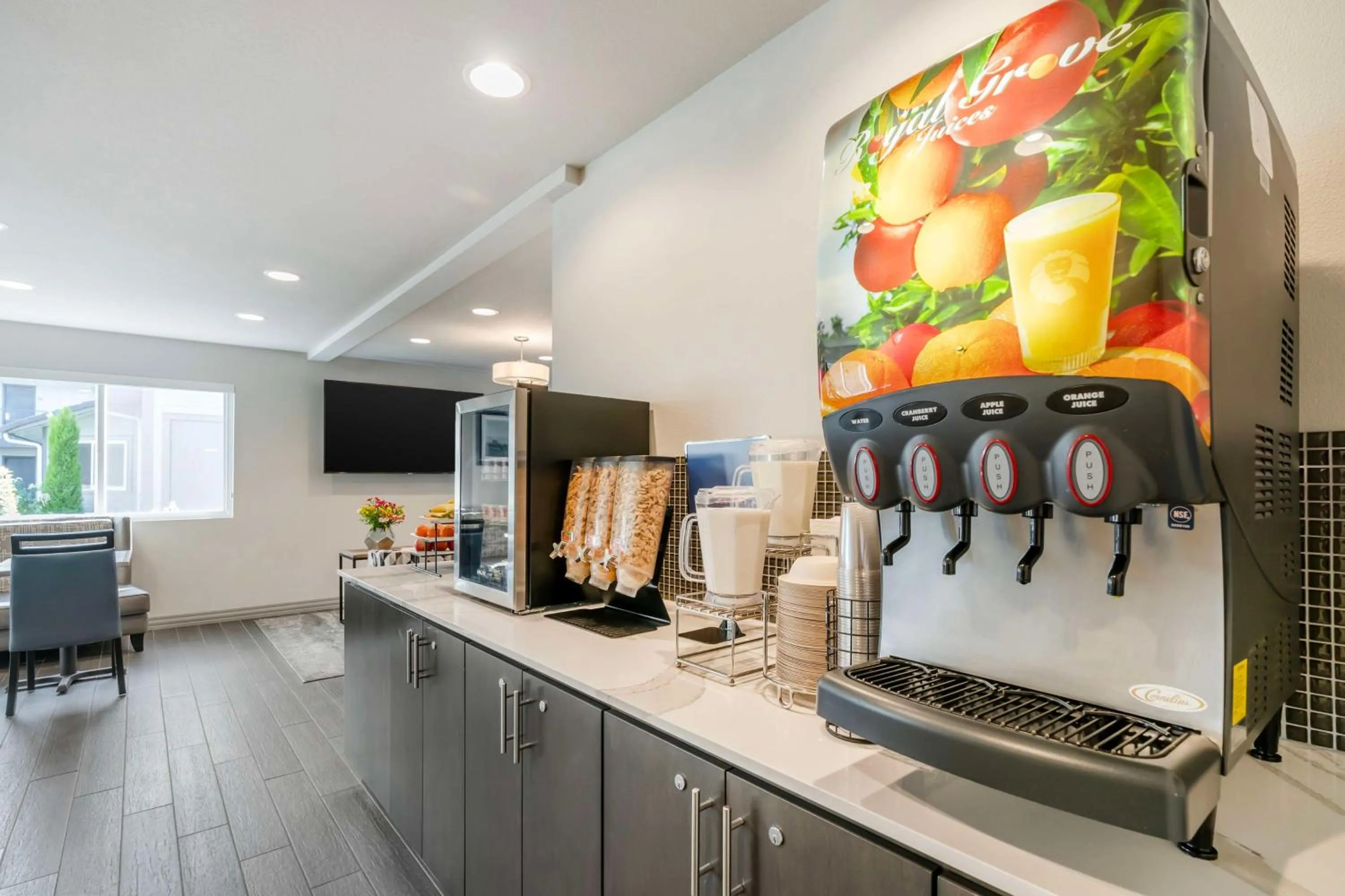 Breakfast in Best Western Inn of Vancouver