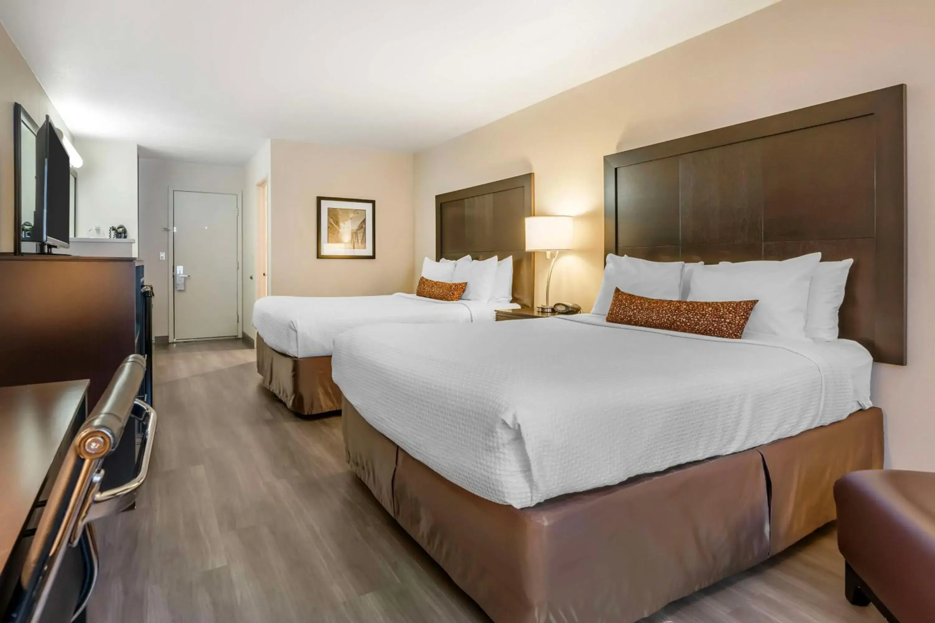 Bedroom, Bed in Best Western Inn of Vancouver Bedroom, Bed in Best Western Inn of Vancouver