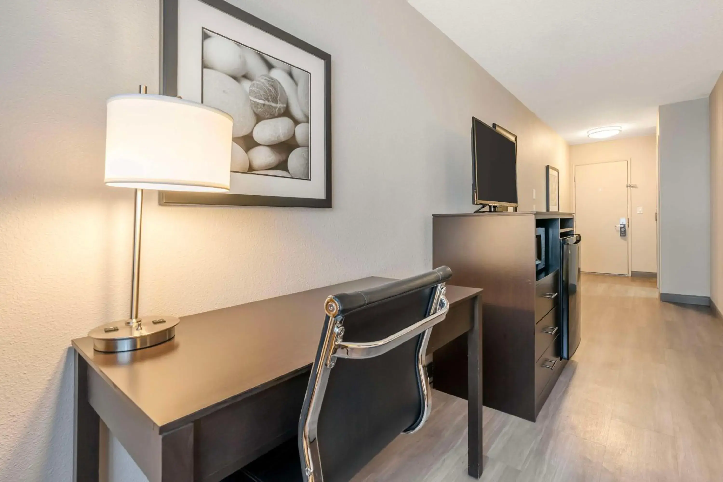 Bedroom in Best Western Inn of Vancouver Bedroom in Best Western Inn of Vancouver