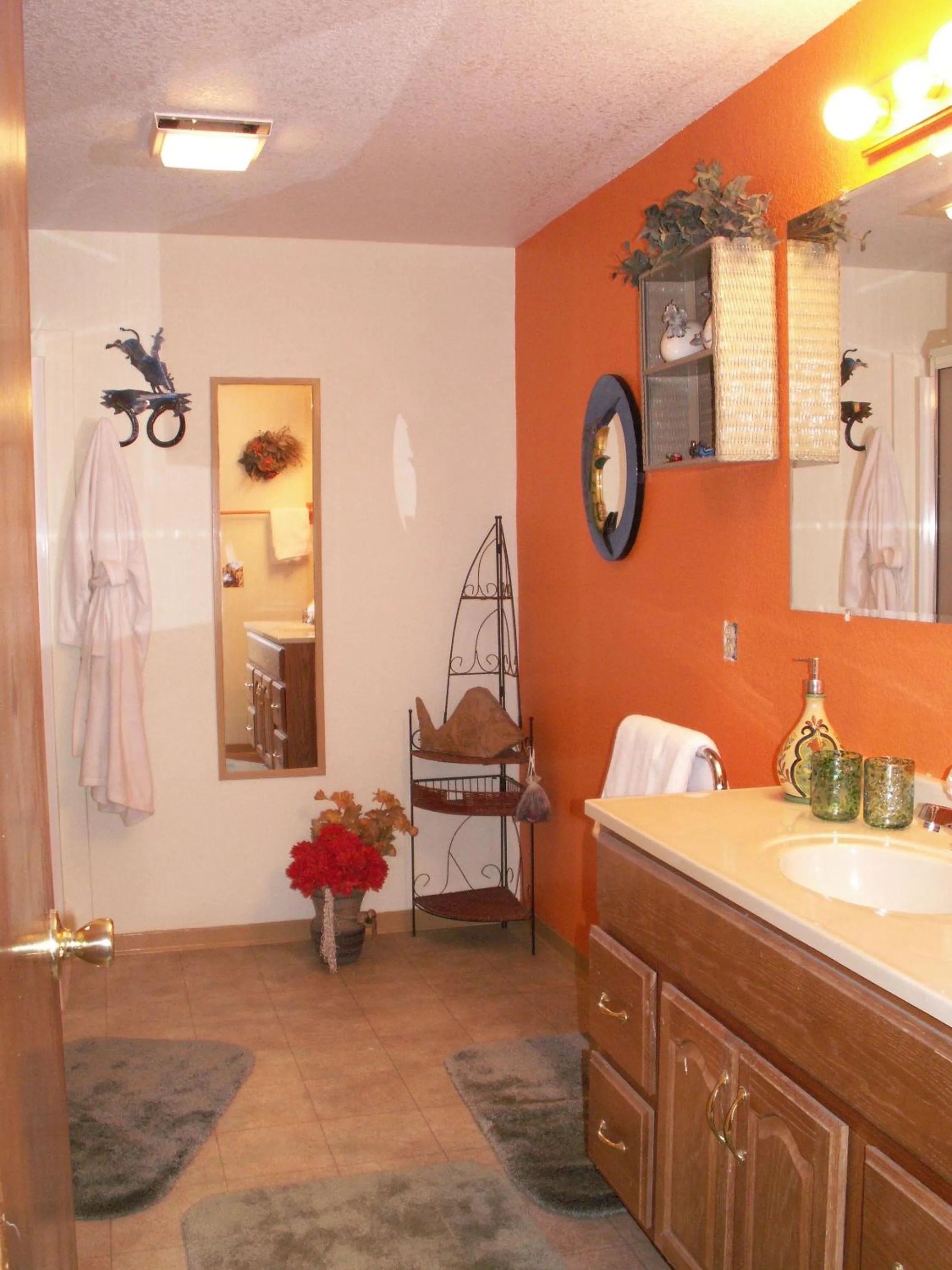 Bathroom in Whitebird Summit Lodge