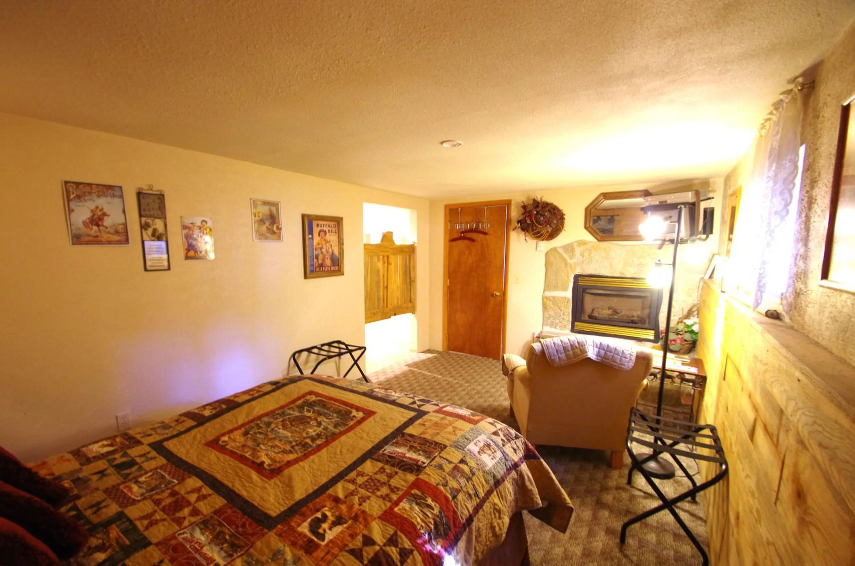Bedroom, Bed in Whitebird Summit Lodge
