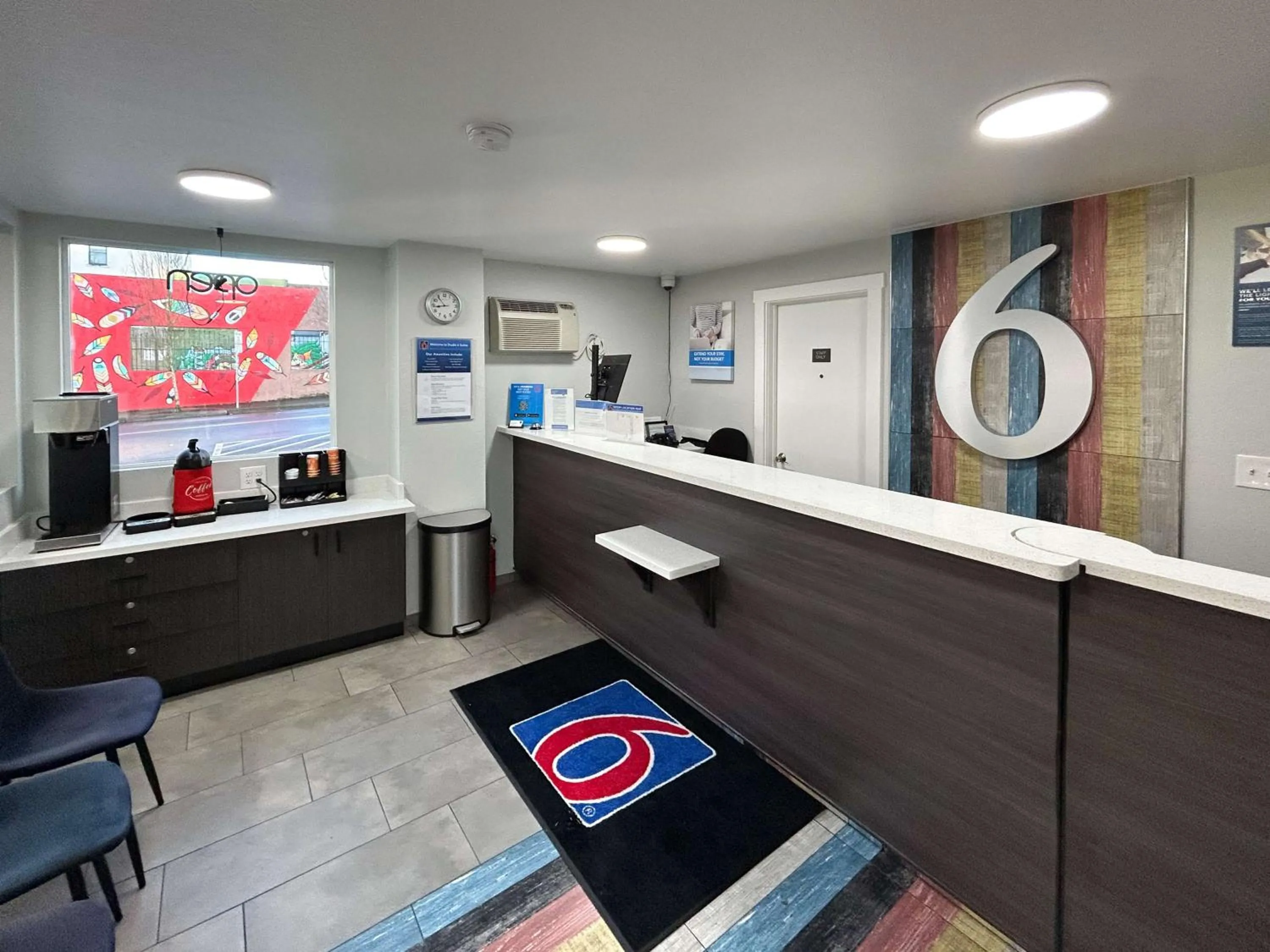 Lobby or reception in Econo Lodge Vancouver