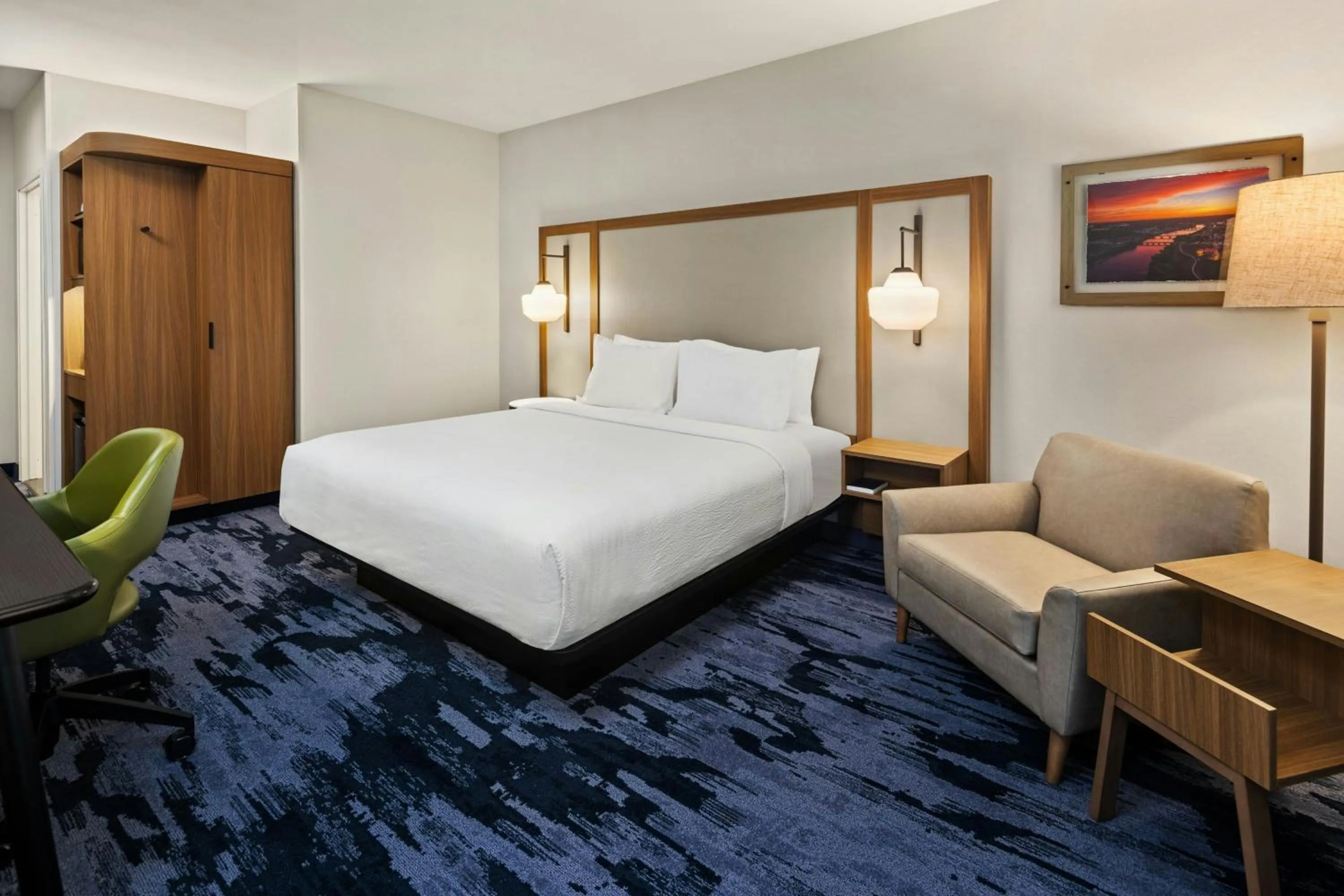 Photo of the whole room, Bed in Fairfield by Marriott Inn & Suites Cedar Rapids North