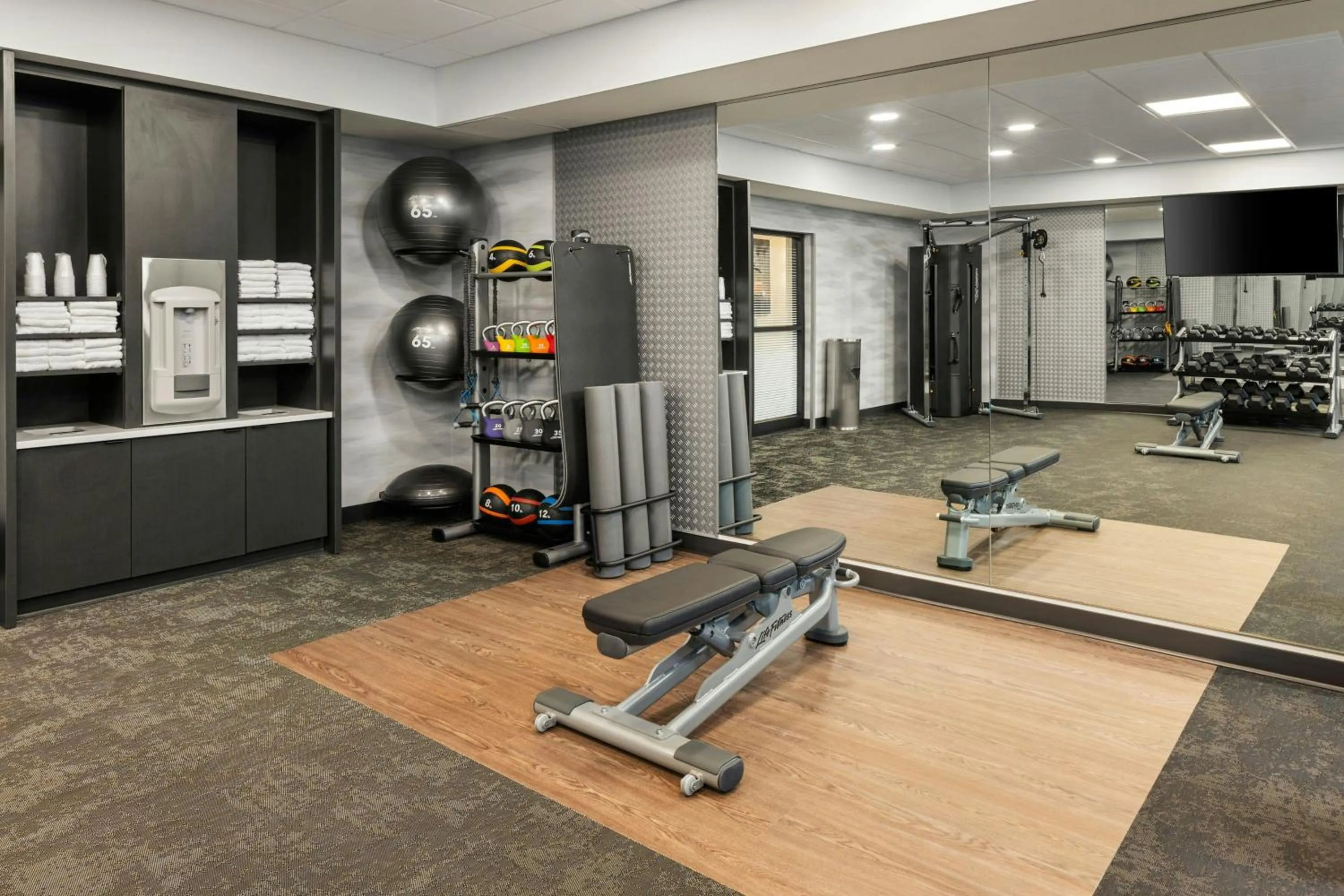 Fitness centre/facilities in Fairfield by Marriott Inn & Suites Cedar Rapids North