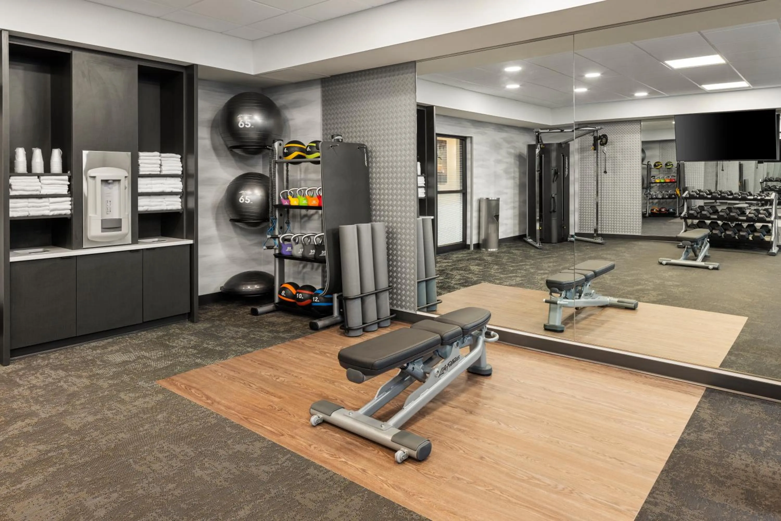 Fitness centre/facilities in Fairfield by Marriott Inn & Suites Cedar Rapids North