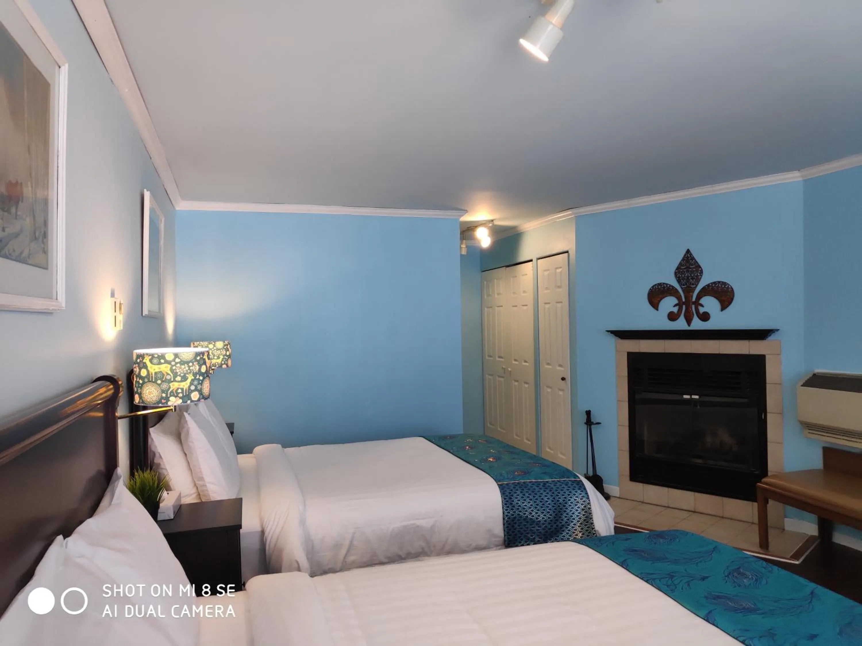 Bed in Motel Chantolac