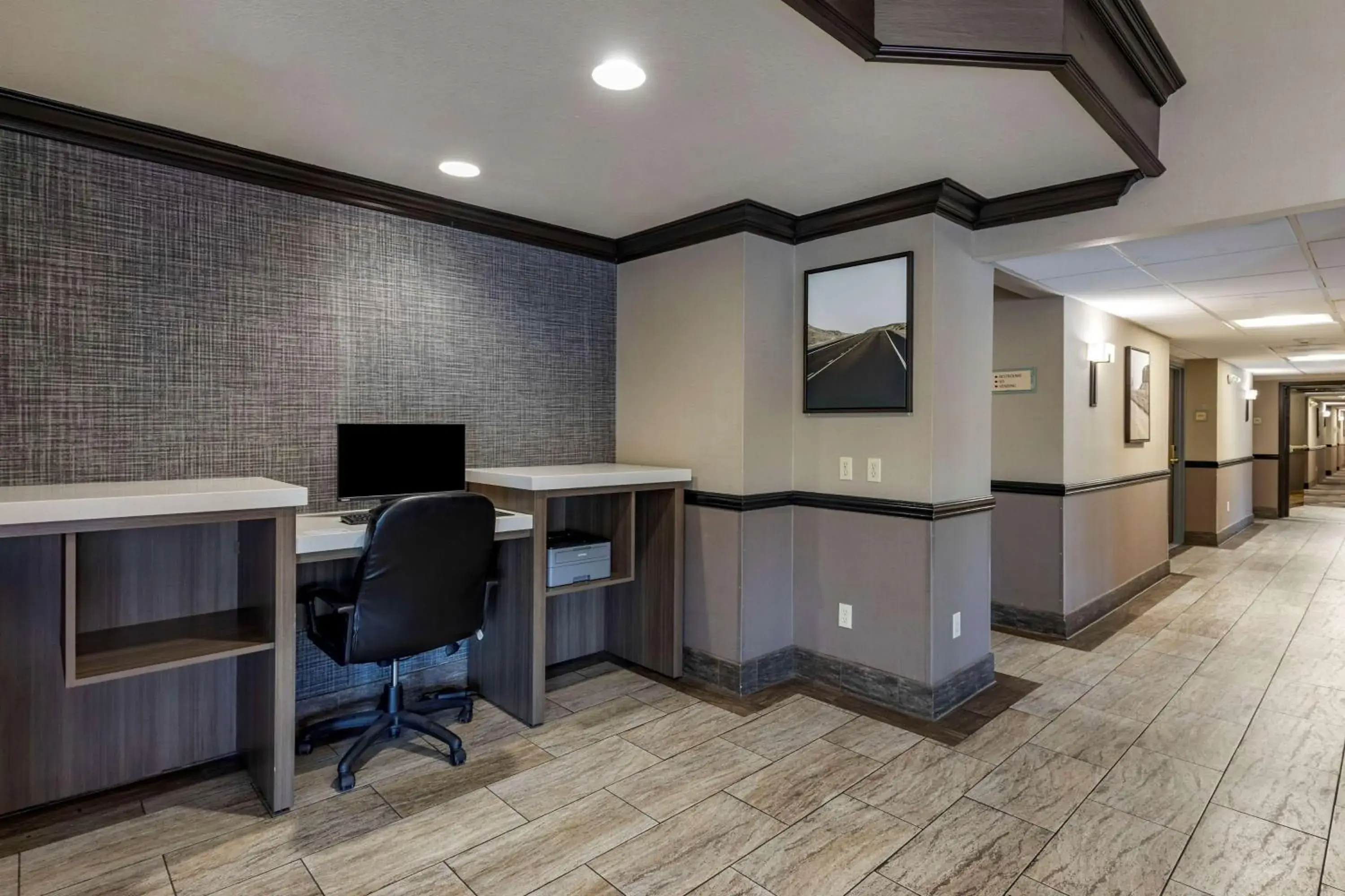 Property building in Best Western Plus Las Vegas West Property building in Best Western Plus Las Vegas West