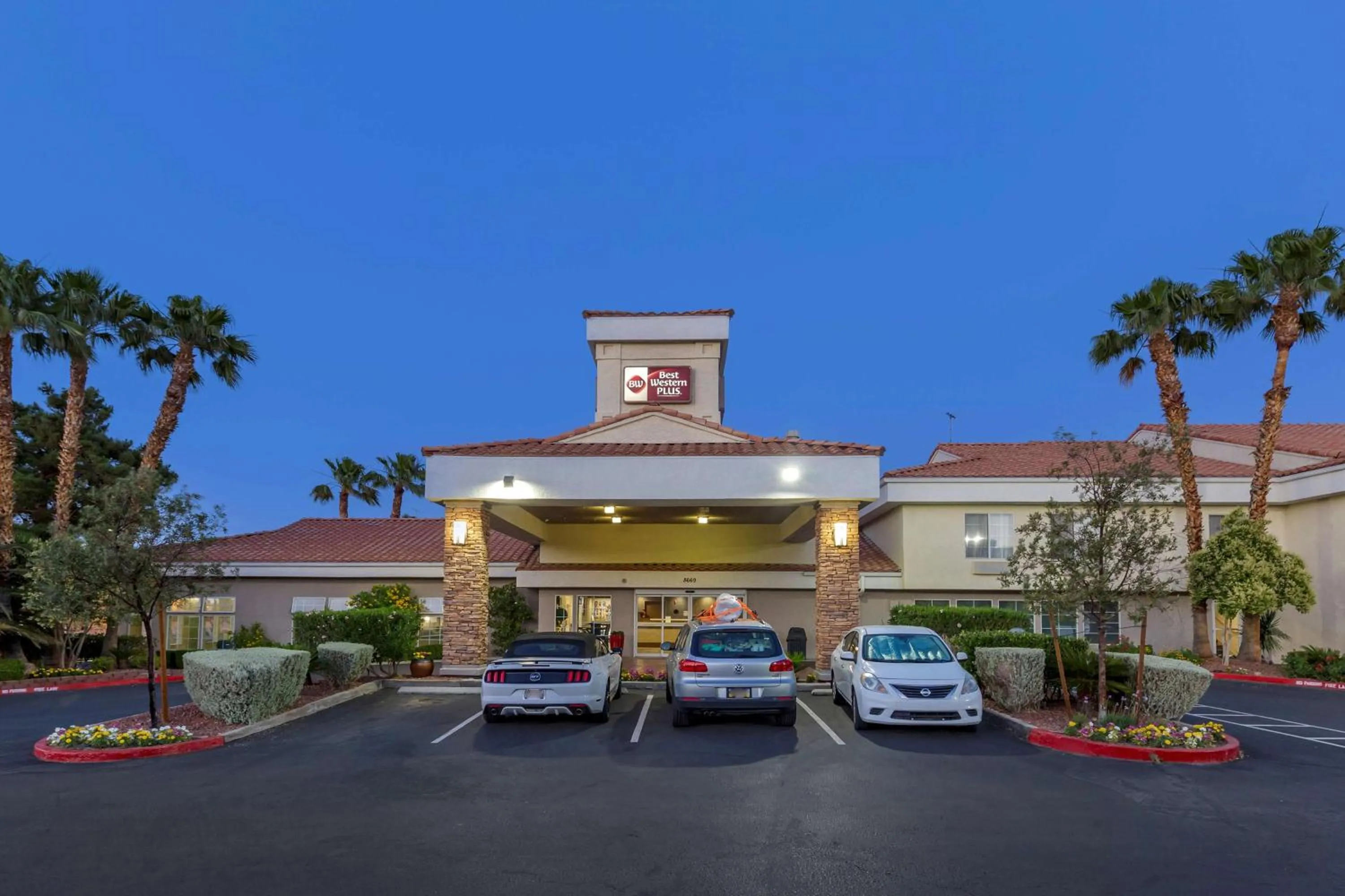 Property building in Best Western Plus Las Vegas West