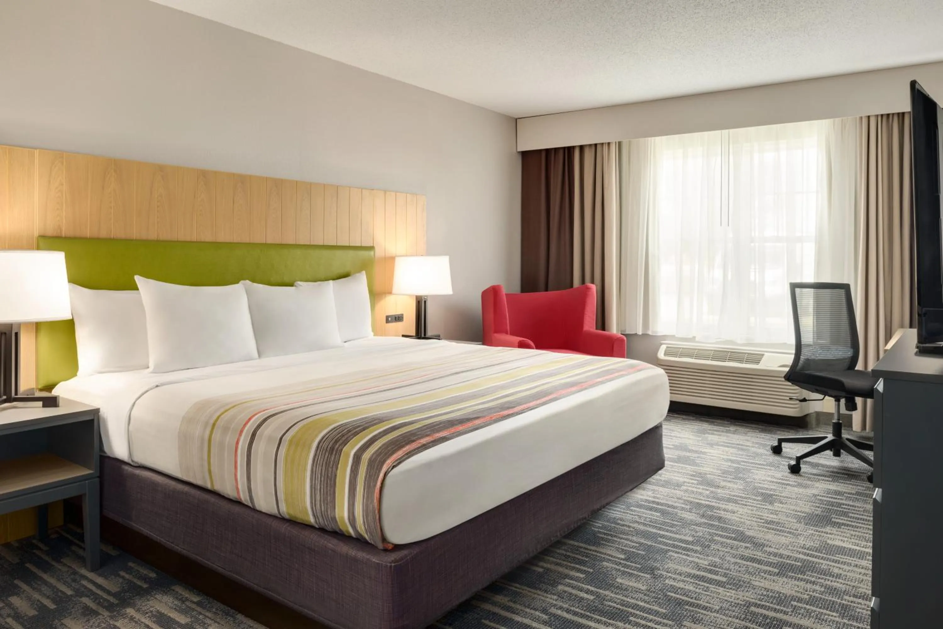 Bedroom, Bed in Country Inn & Suites by Radisson, Pella, IA