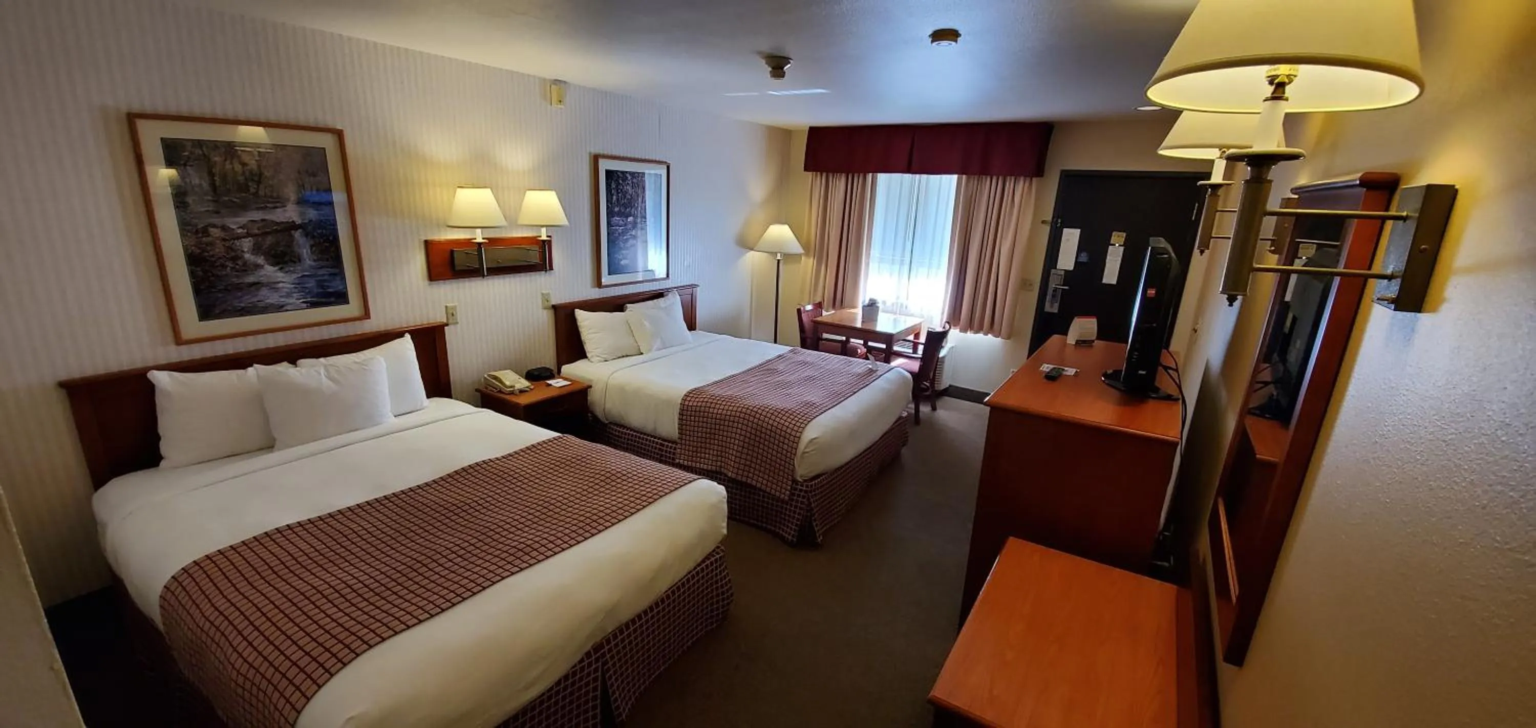 Photo of the whole room, Bed in Baymont by Wyndham Seattle/Kirkland WA