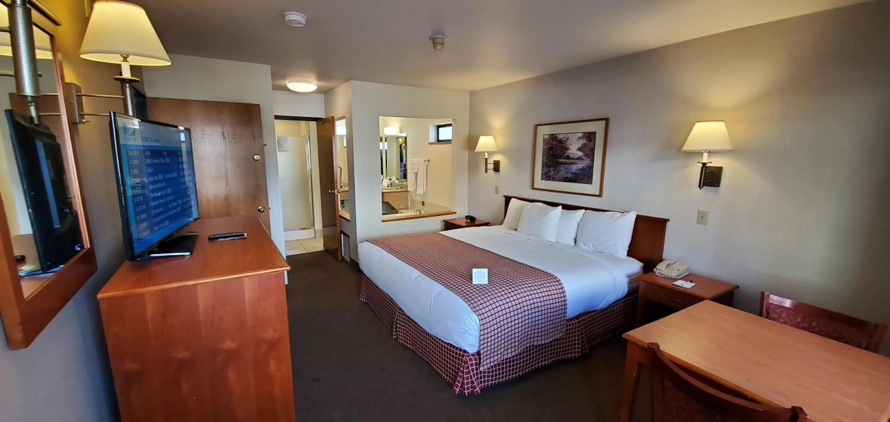 Photo of the whole room, Bed in Baymont by Wyndham Seattle/Kirkland WA