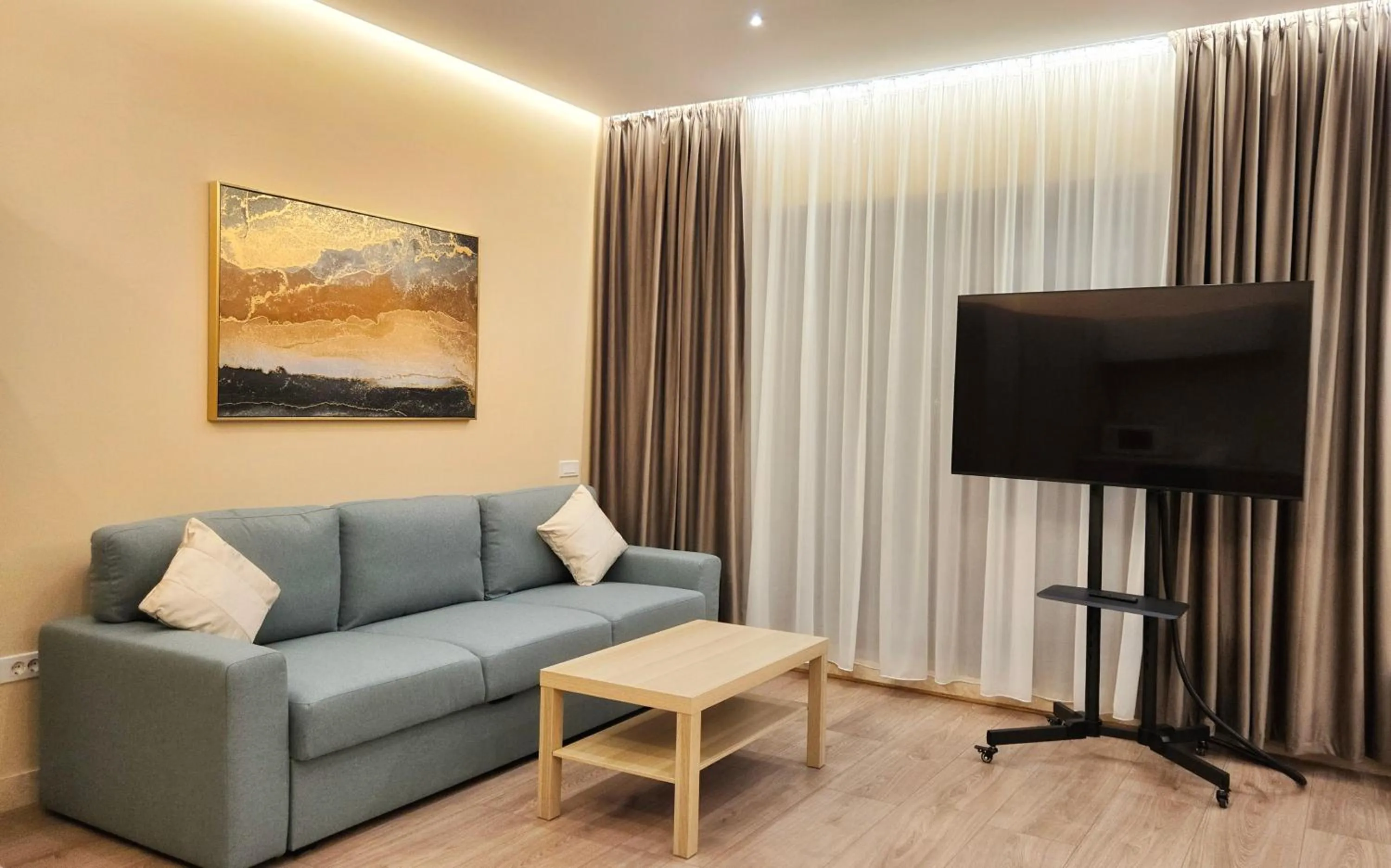 TV and multimedia in Monopoly Hotel