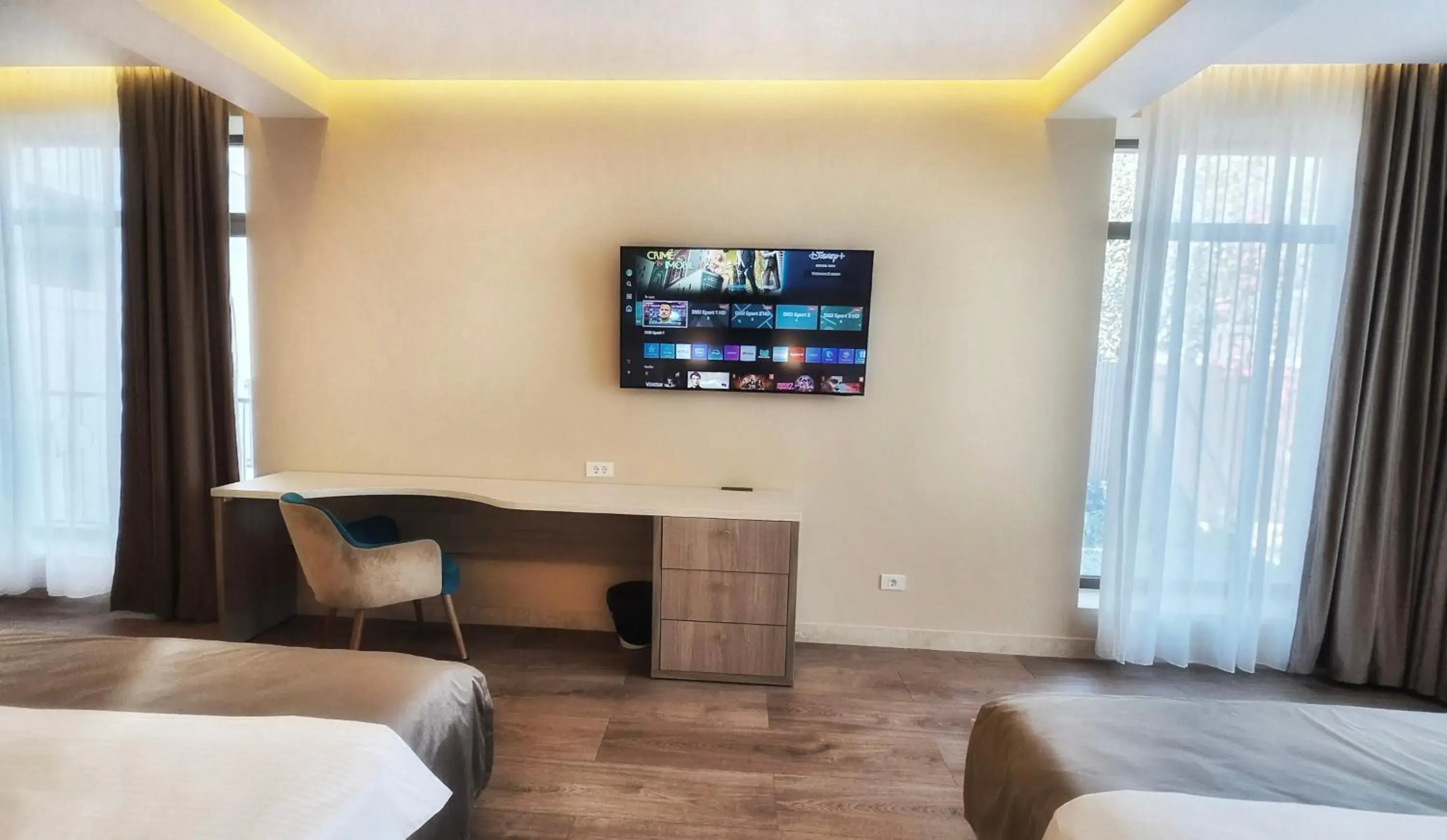 TV and multimedia, Bed in Monopoly Hotel TV and multimedia, Bed in Monopoly Hotel