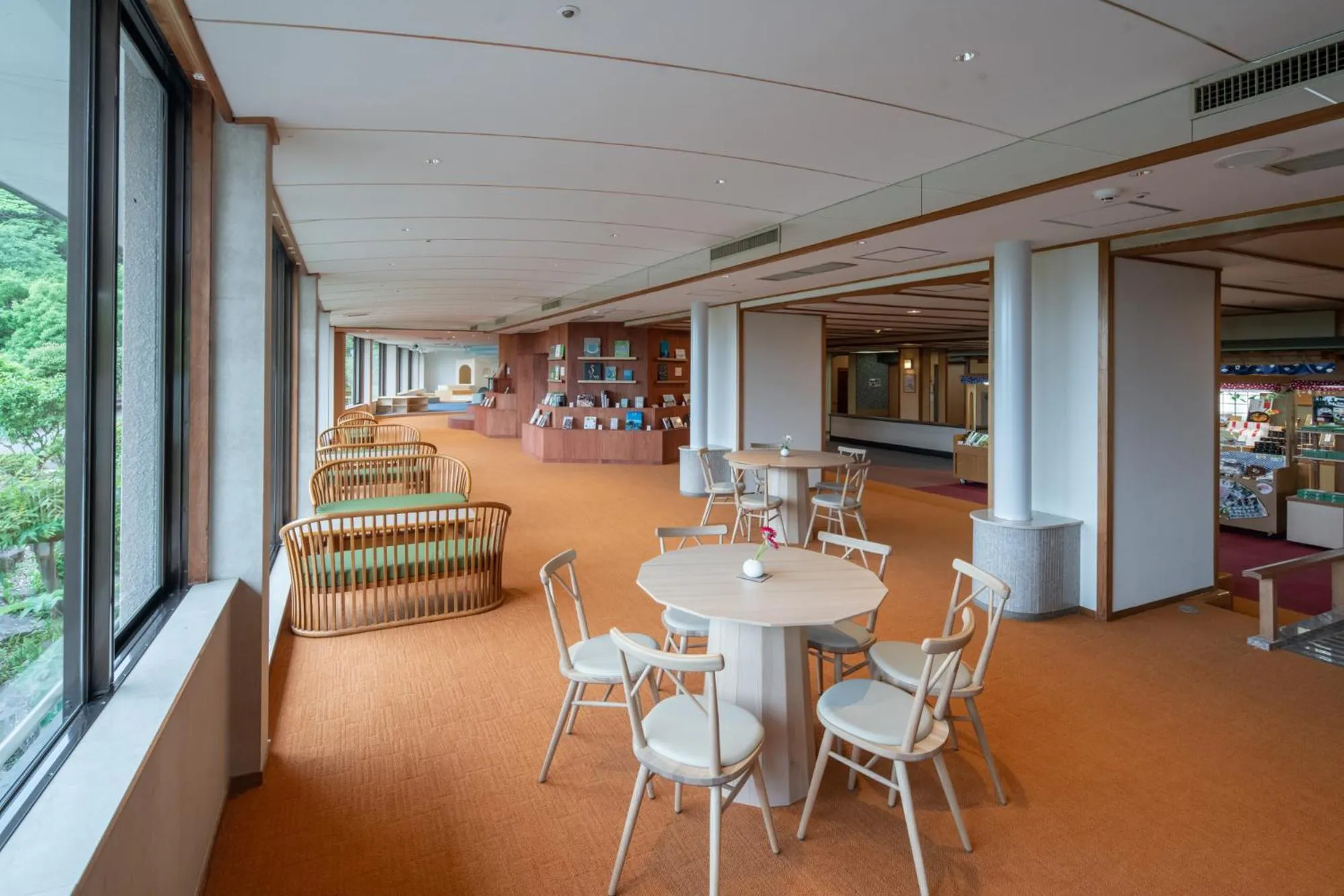 Area and facilities in Senpokaku