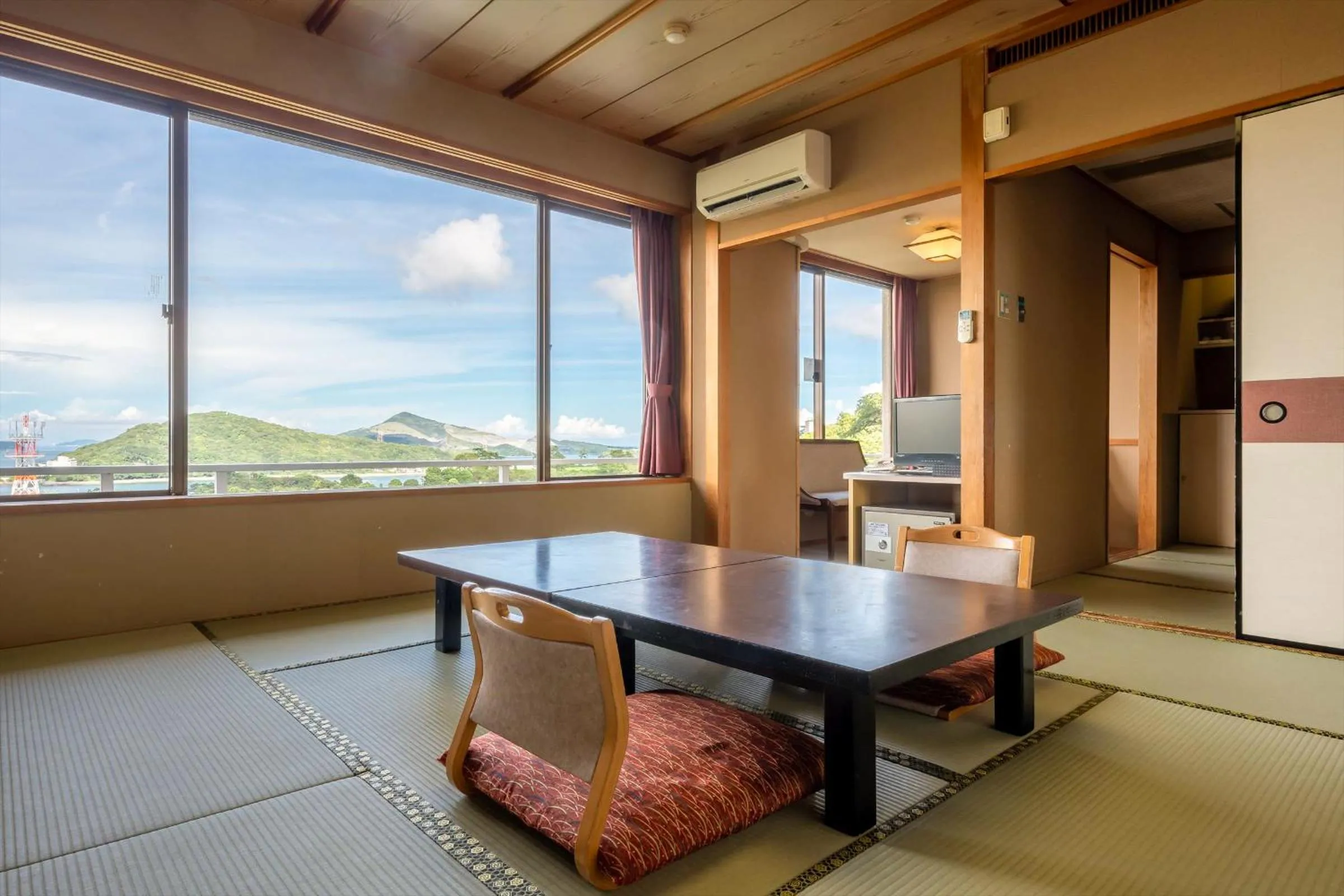 Photo of the whole room in Senpokaku