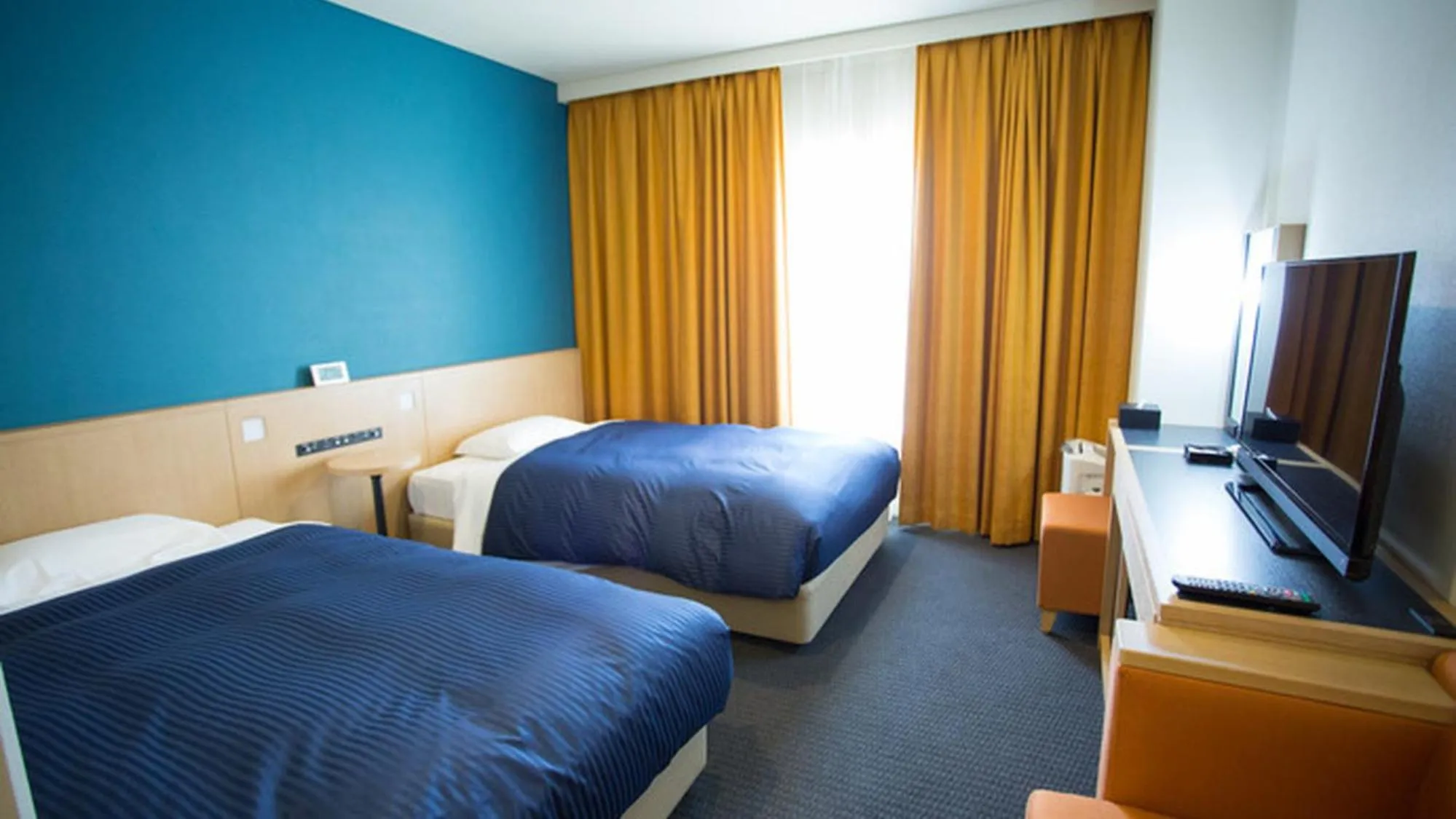 Photo of the whole room, Bed in Kansai Airport Washington Hotel