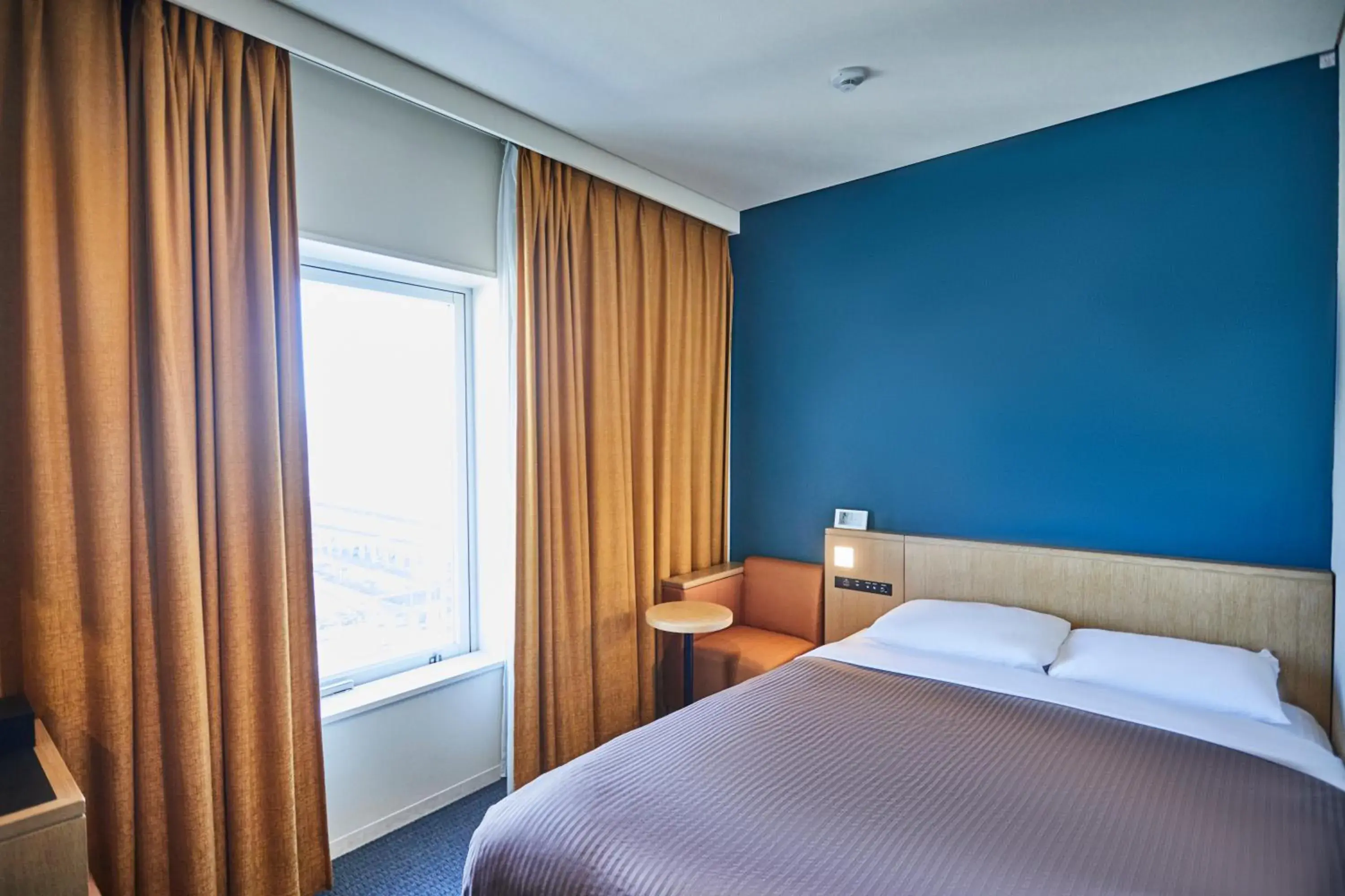 Small Double Room - Smoking in Kansai Airport Washington Hotel Small Double Room - Smoking in Kansai Airport Washington Hotel