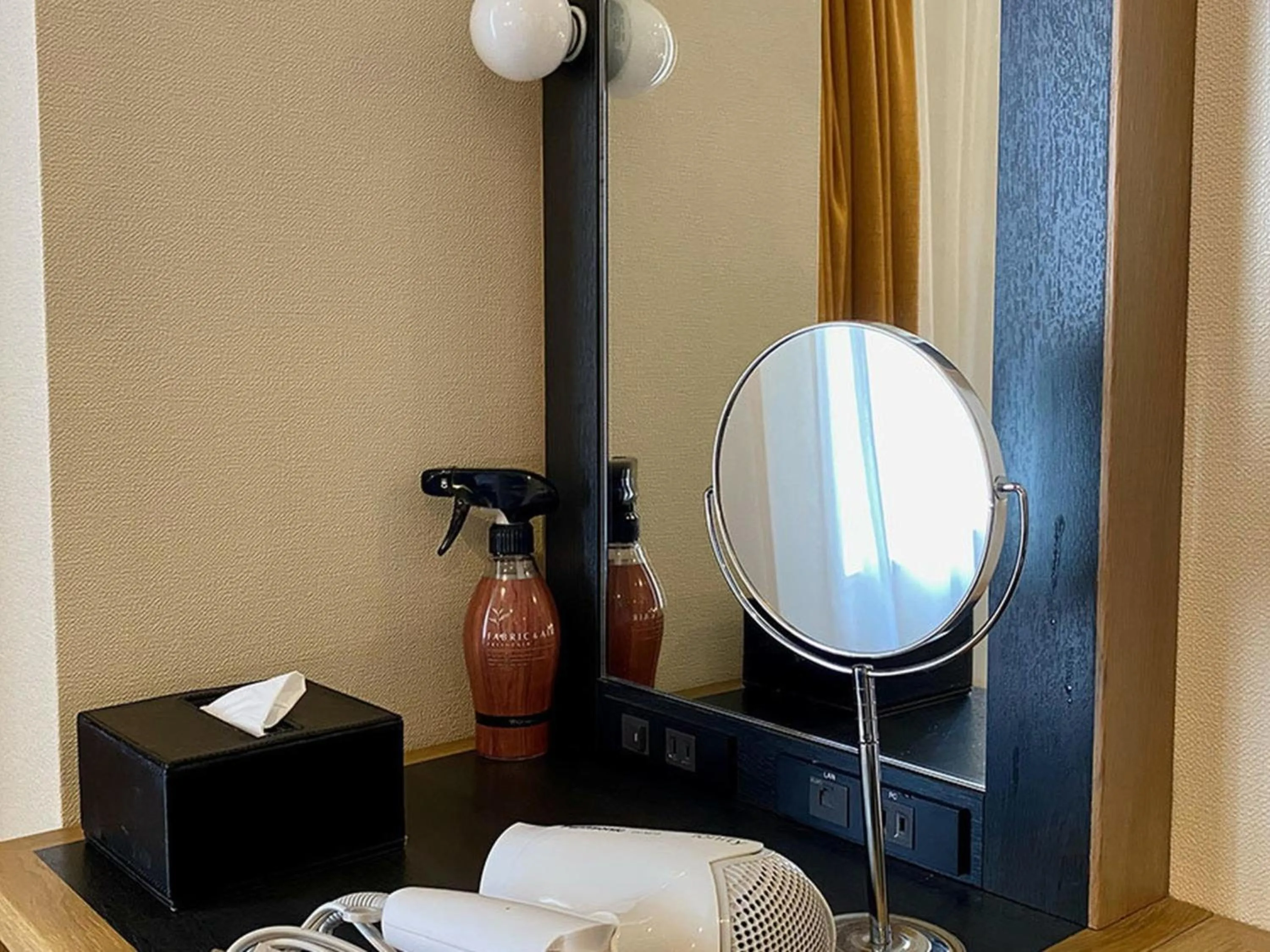 Photo of the whole room in Kansai Airport Washington Hotel