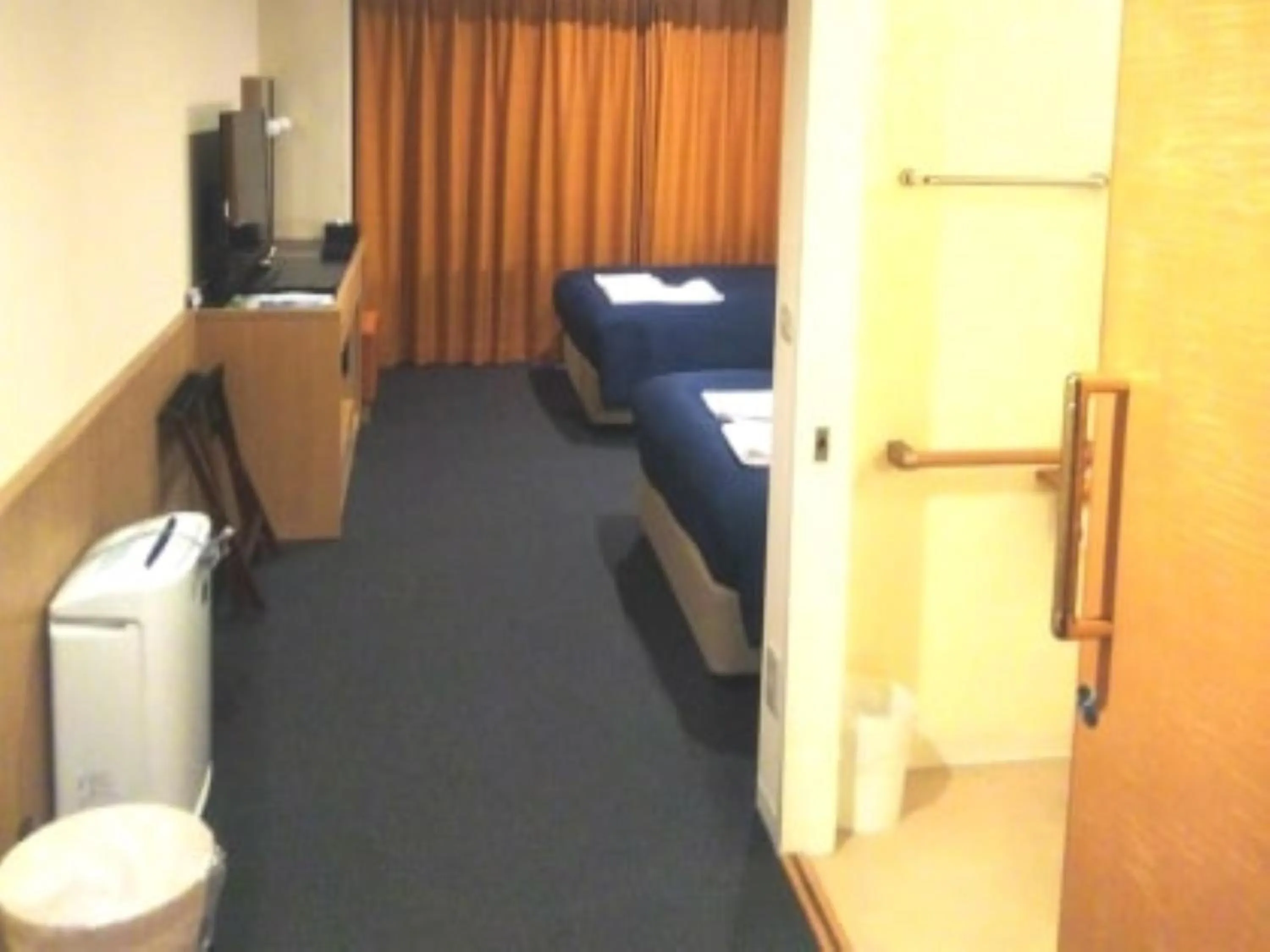 Bathroom, Bed in Kansai Airport Washington Hotel