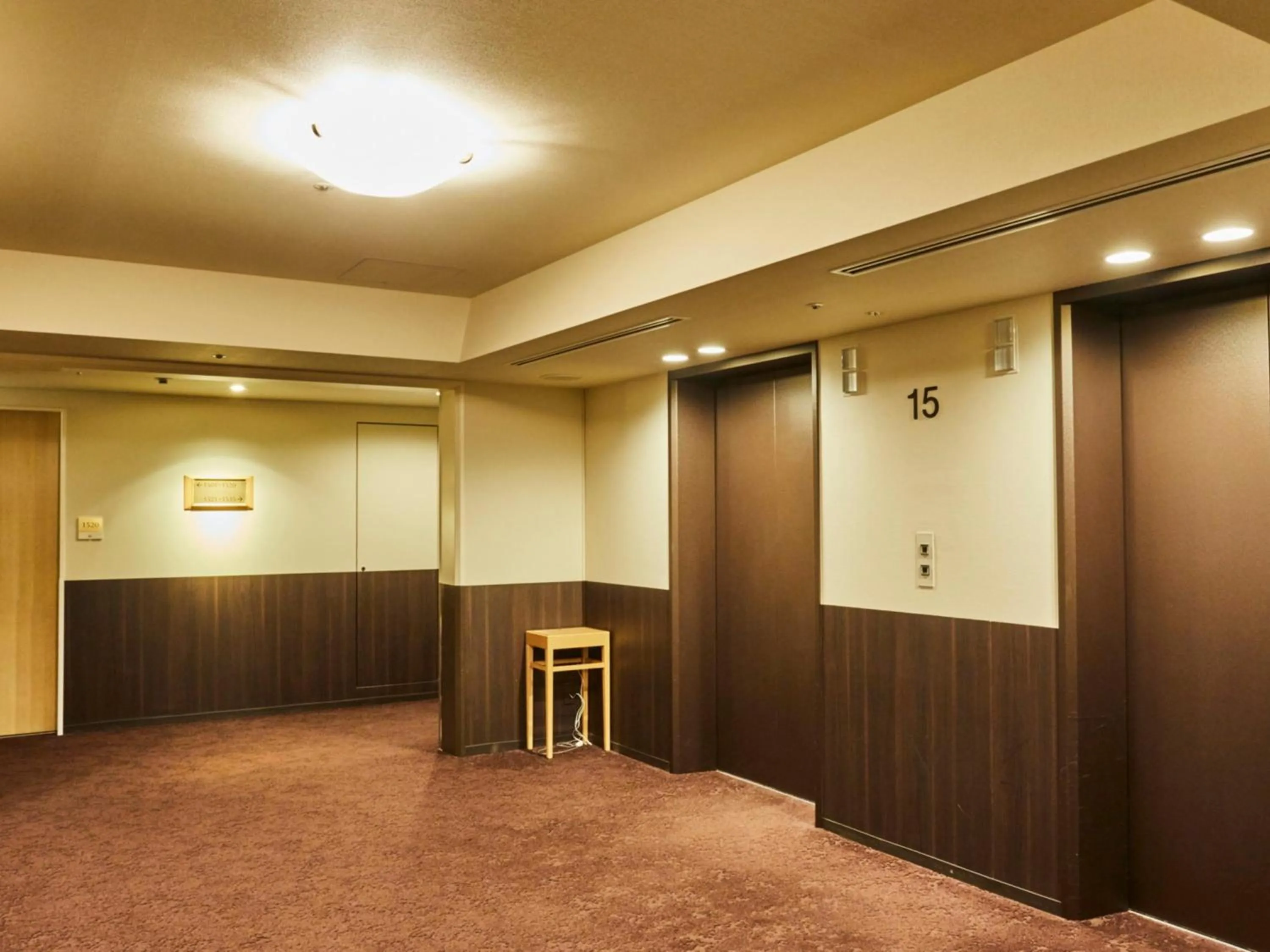 elevator in Kansai Airport Washington Hotel