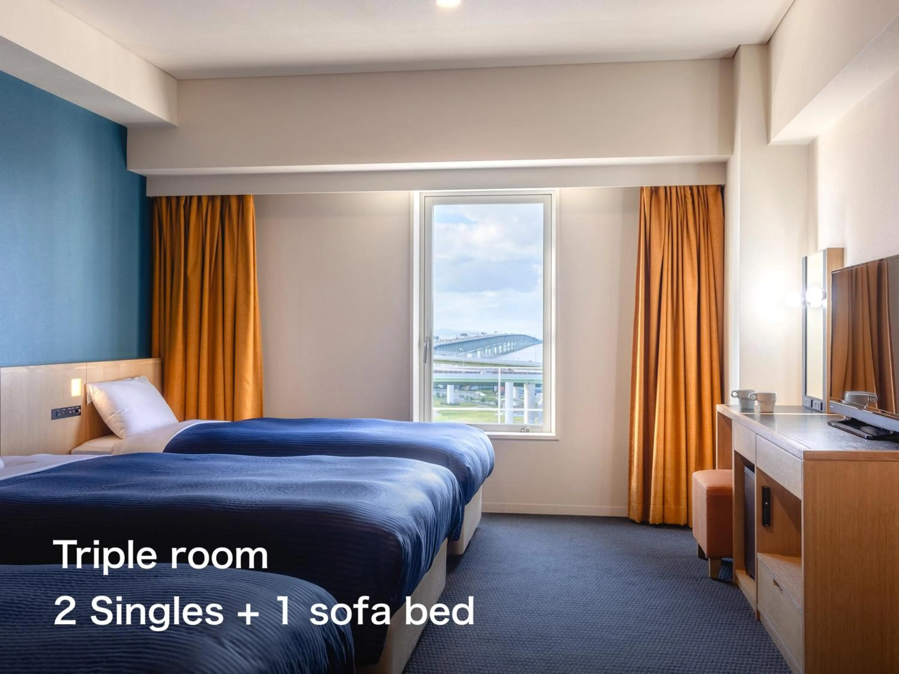 Photo of the whole room, Bed in Kansai Airport Washington Hotel