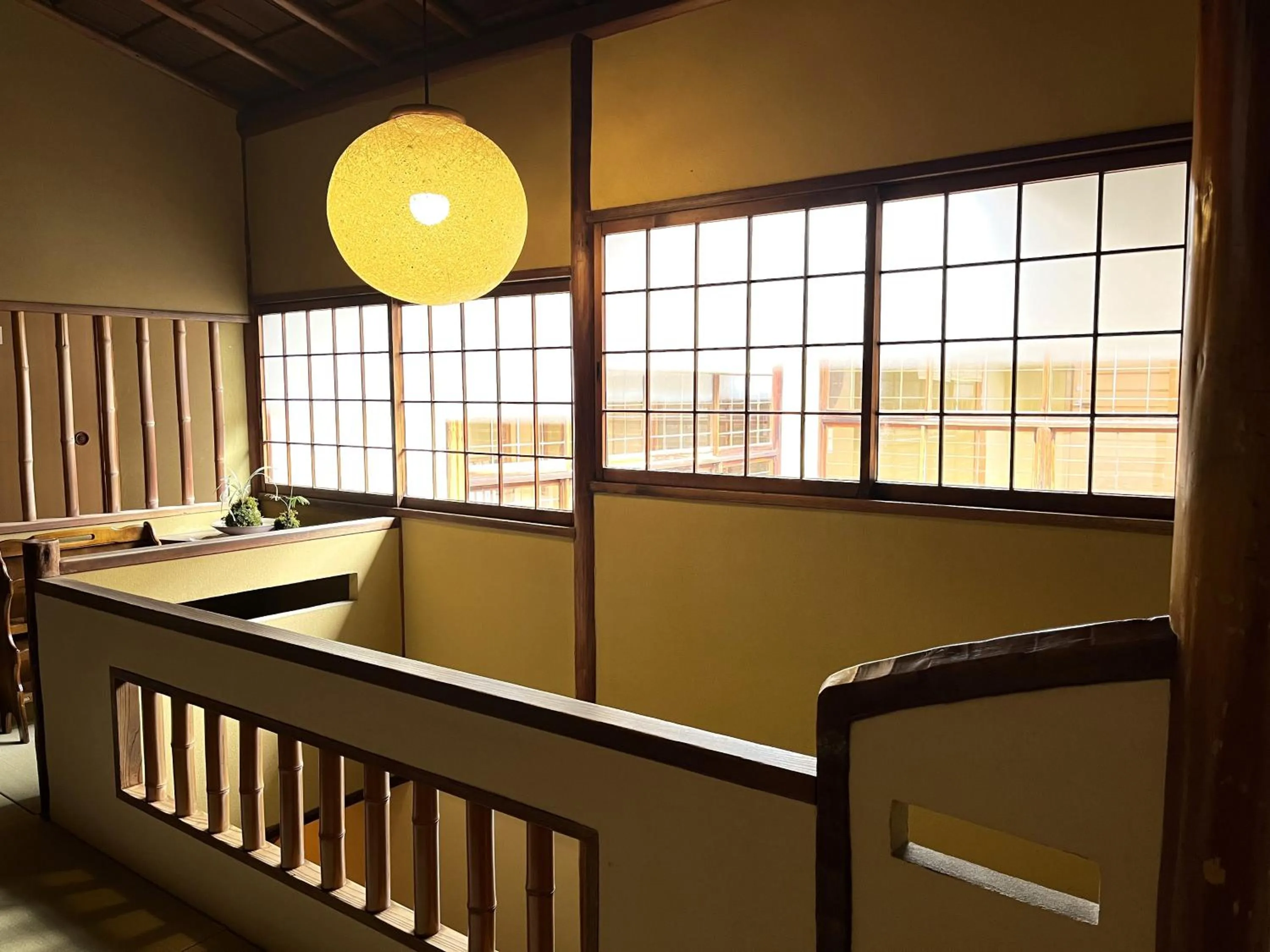 Area and facilities in Charoku Bekkan