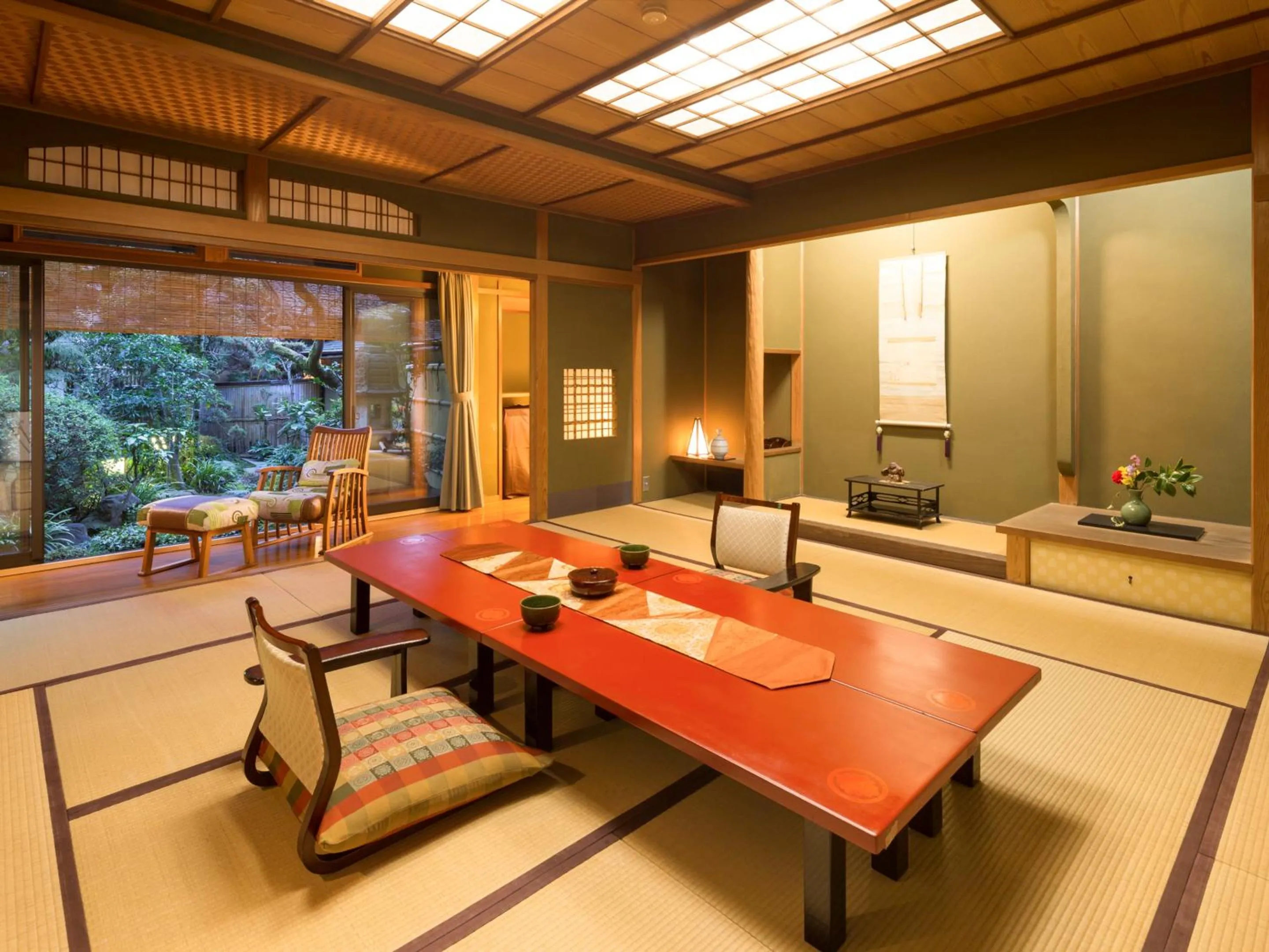 Photo of the whole room in Charoku Bekkan