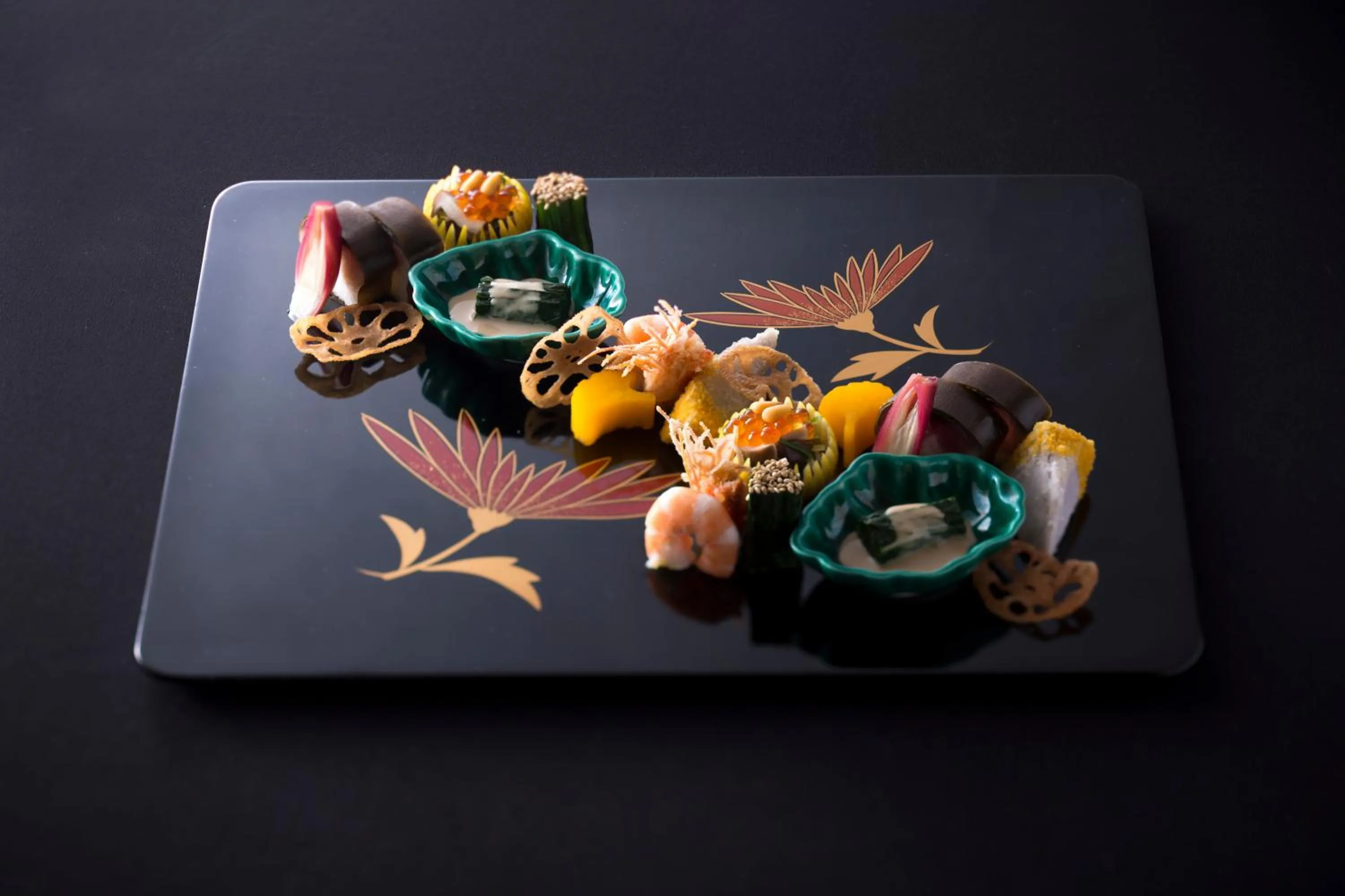 Food and drinks in Charoku Bekkan