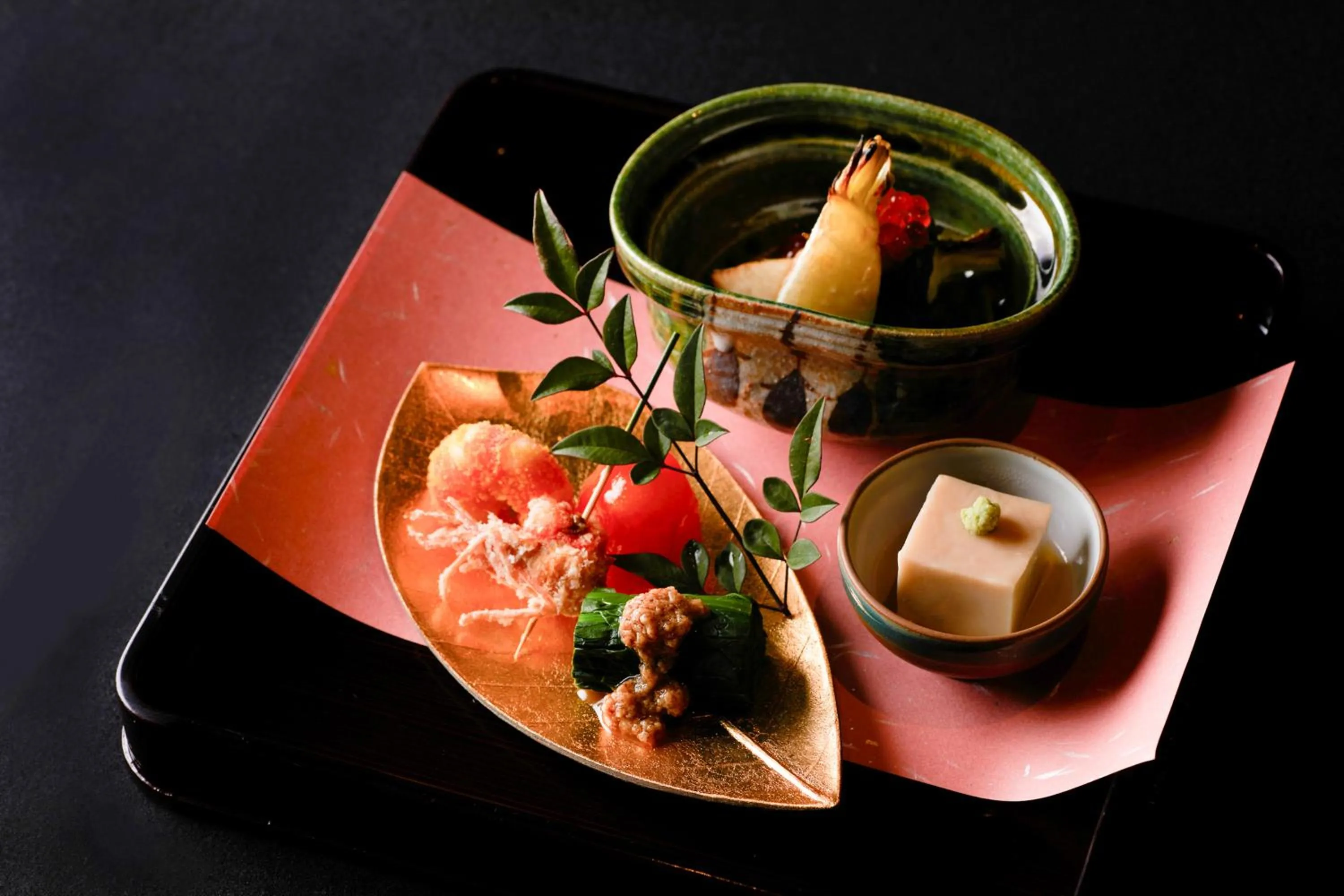 Food and drinks in Charoku Bekkan